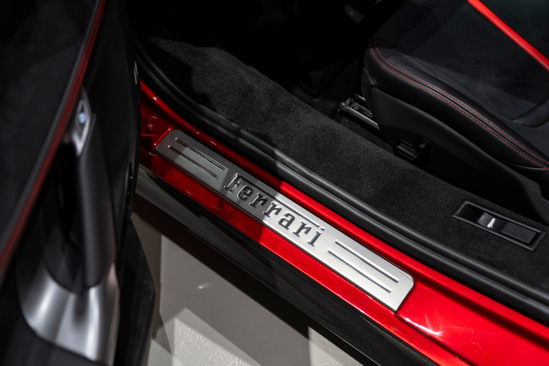 FERRARI SF90 Spider-image-21