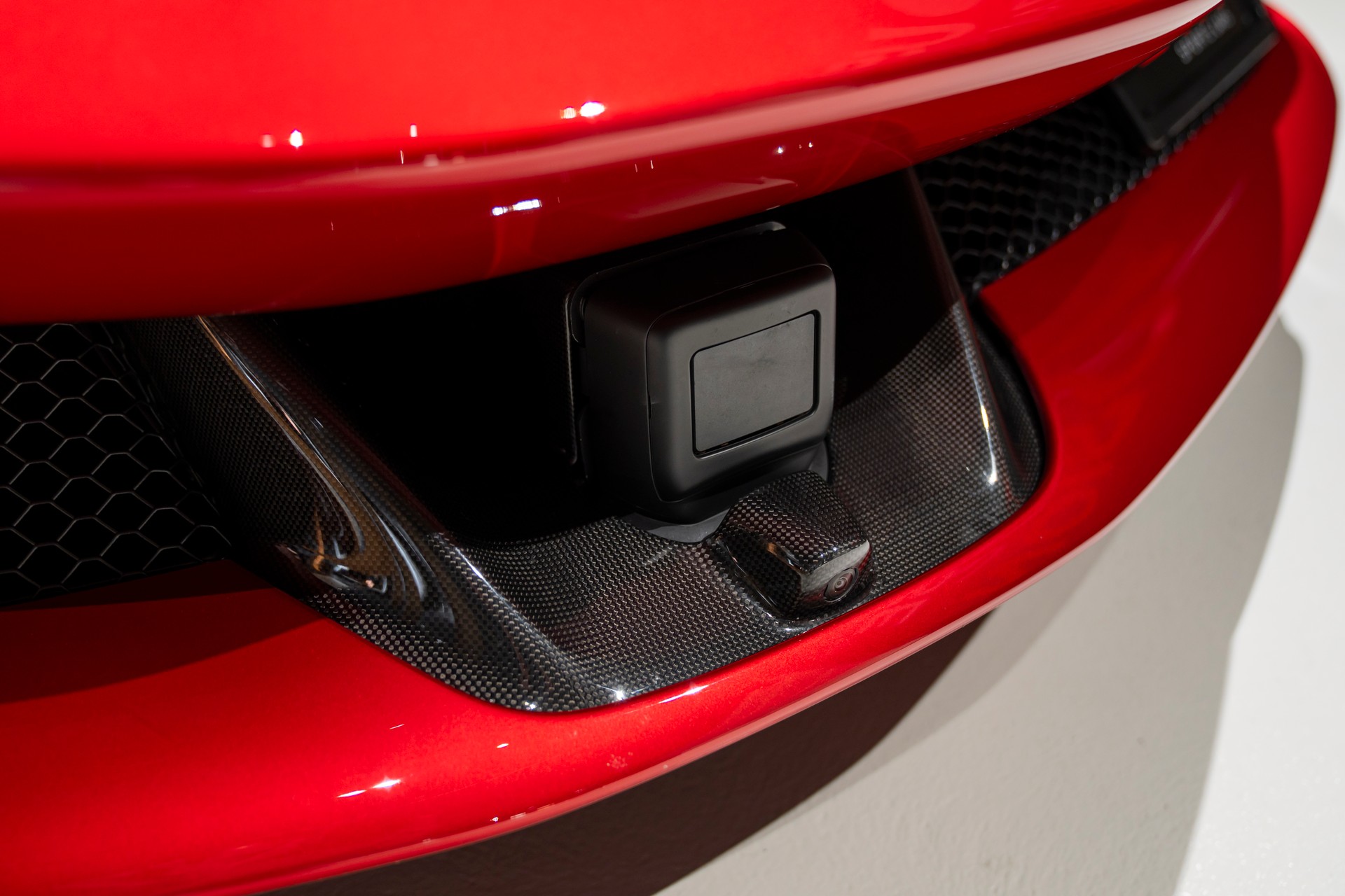 FERRARI SF90 Spider-image-8
