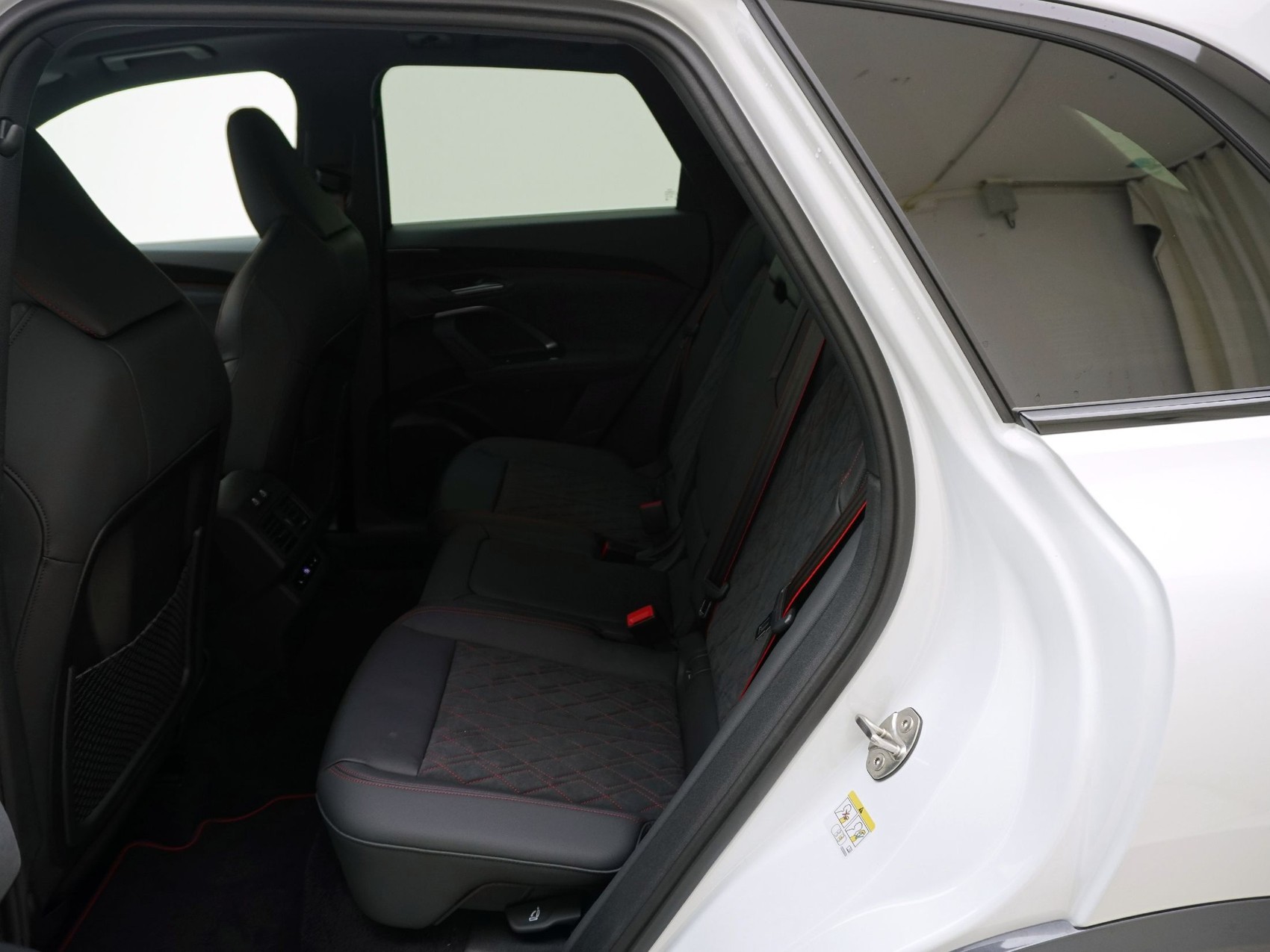 AUDI Q5 2.0 TDI S line quattro S-Tronic-image-14