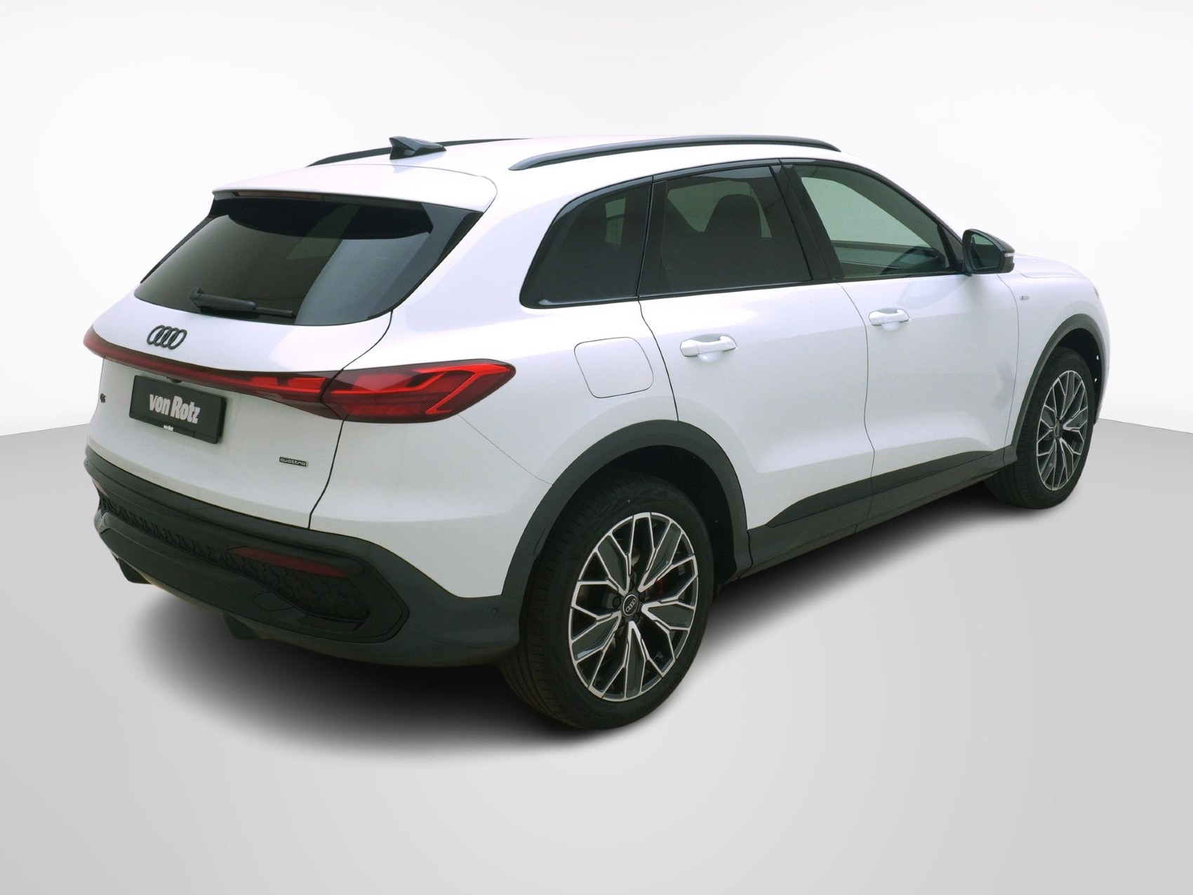AUDI Q5 2.0 TDI S line quattro S-Tronic-image-5