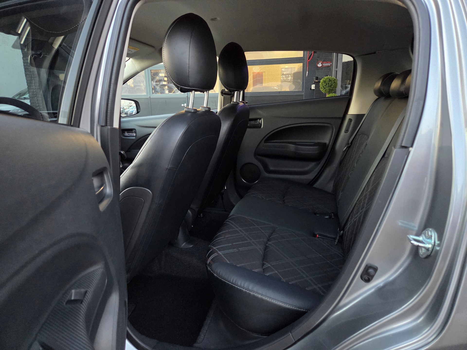 MITSUBISHI Space Star 1.2 Diamond CVT-image-15