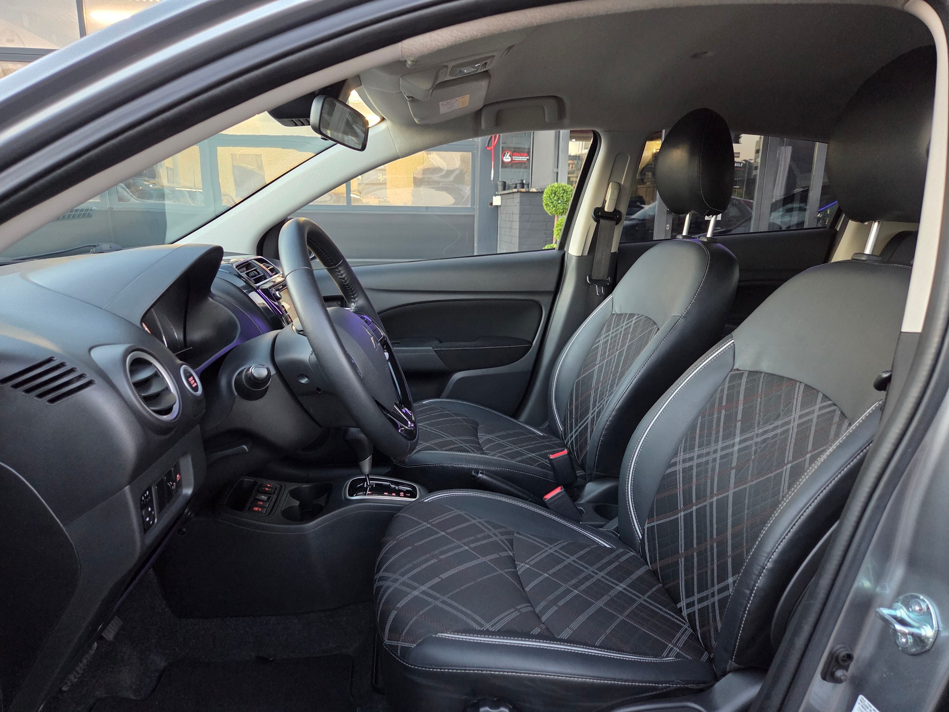 MITSUBISHI Space Star 1.2 Diamond CVT-image-13