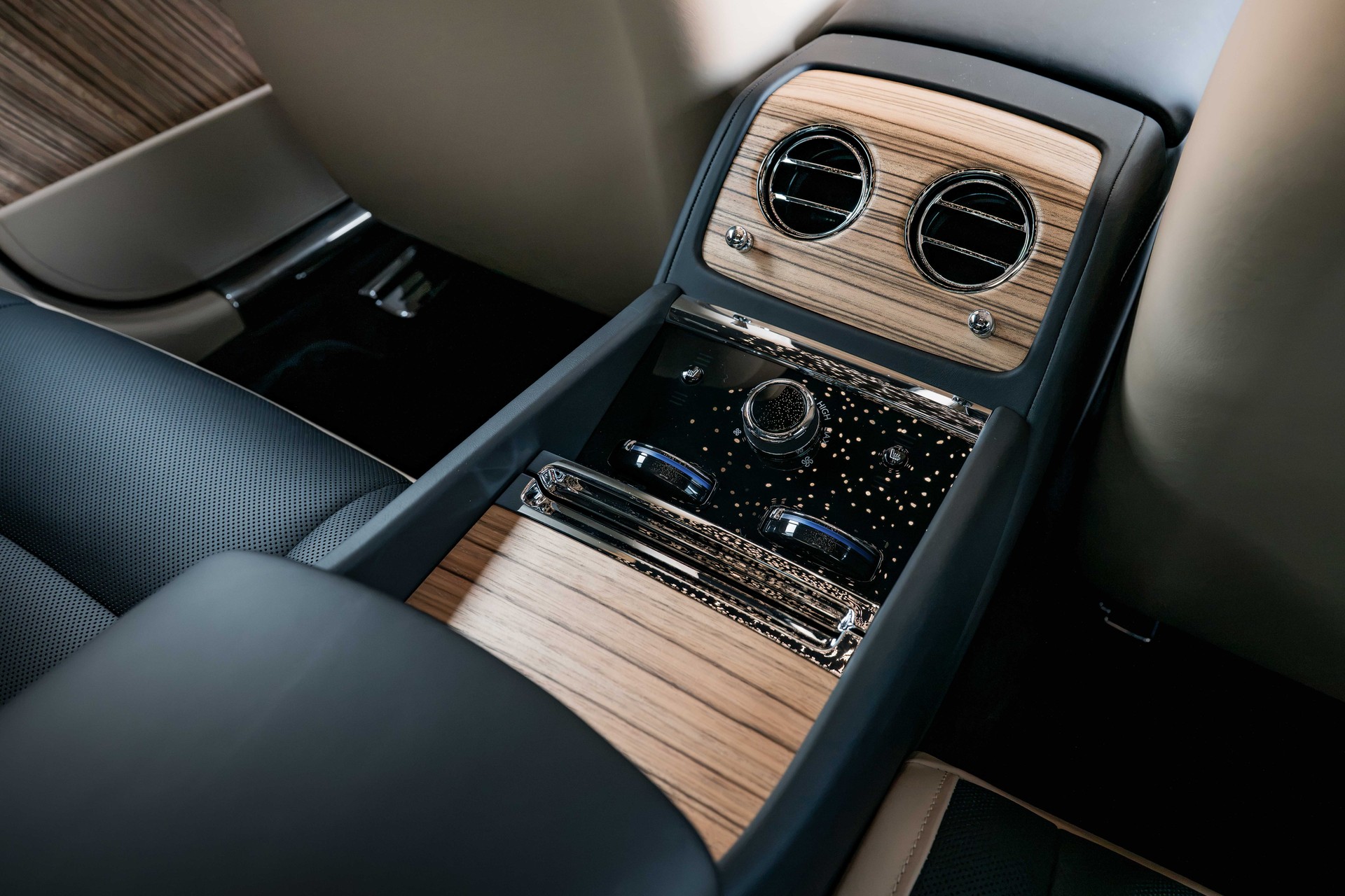 ROLLS-ROYCE Spectre 102kWh*CH Auslieferung, sofort Verfügbar*-image-21
