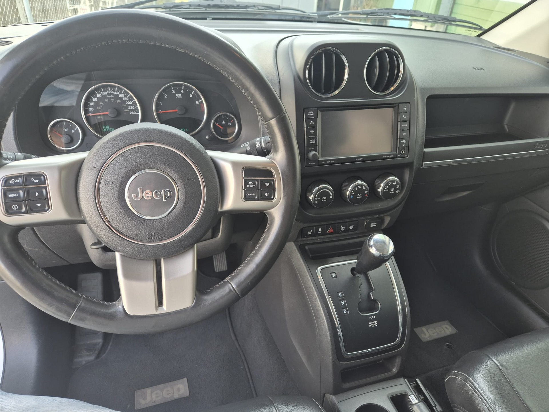 JEEP Compass 2.4 Limited CVT-image-6