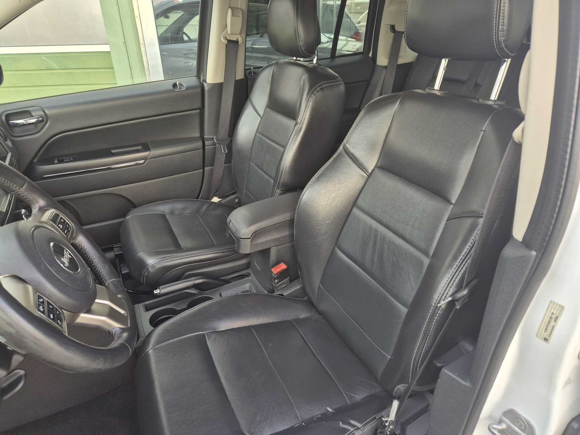 JEEP Compass 2.4 Limited CVT-image-8