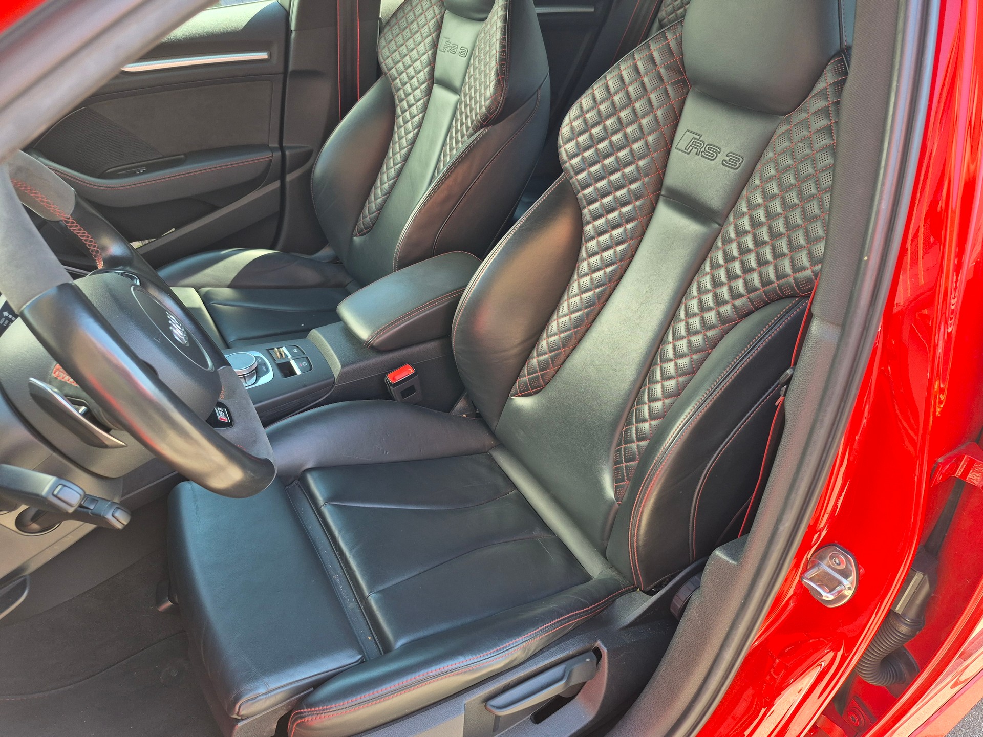 AUDI RS3 2.5 TSI quattro S-tronic-image-8