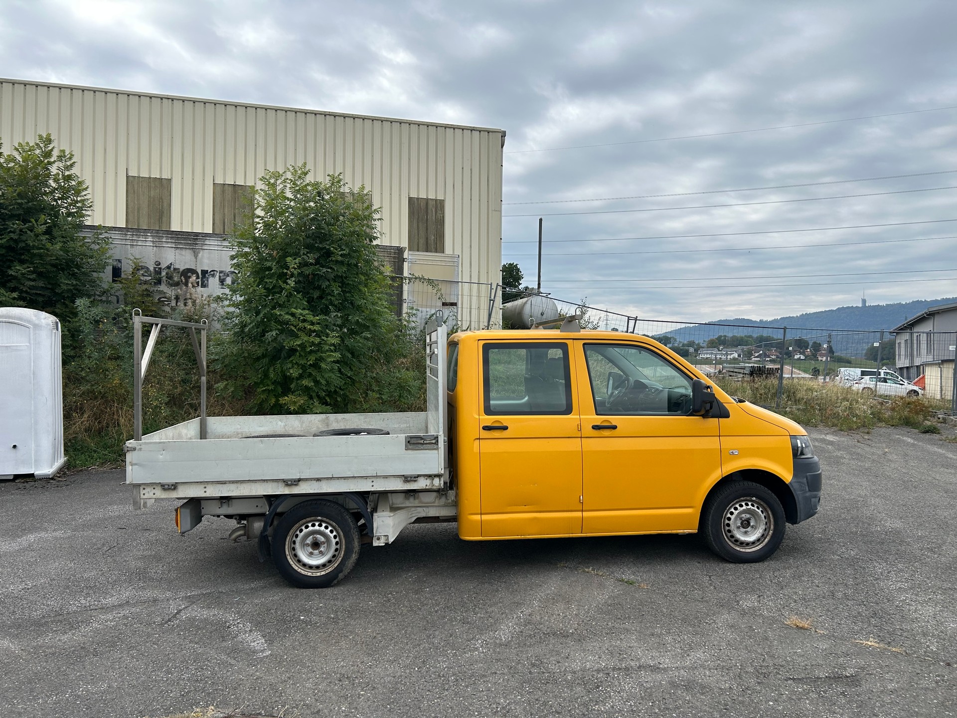 VW T5 2.0 TDI-image-2
