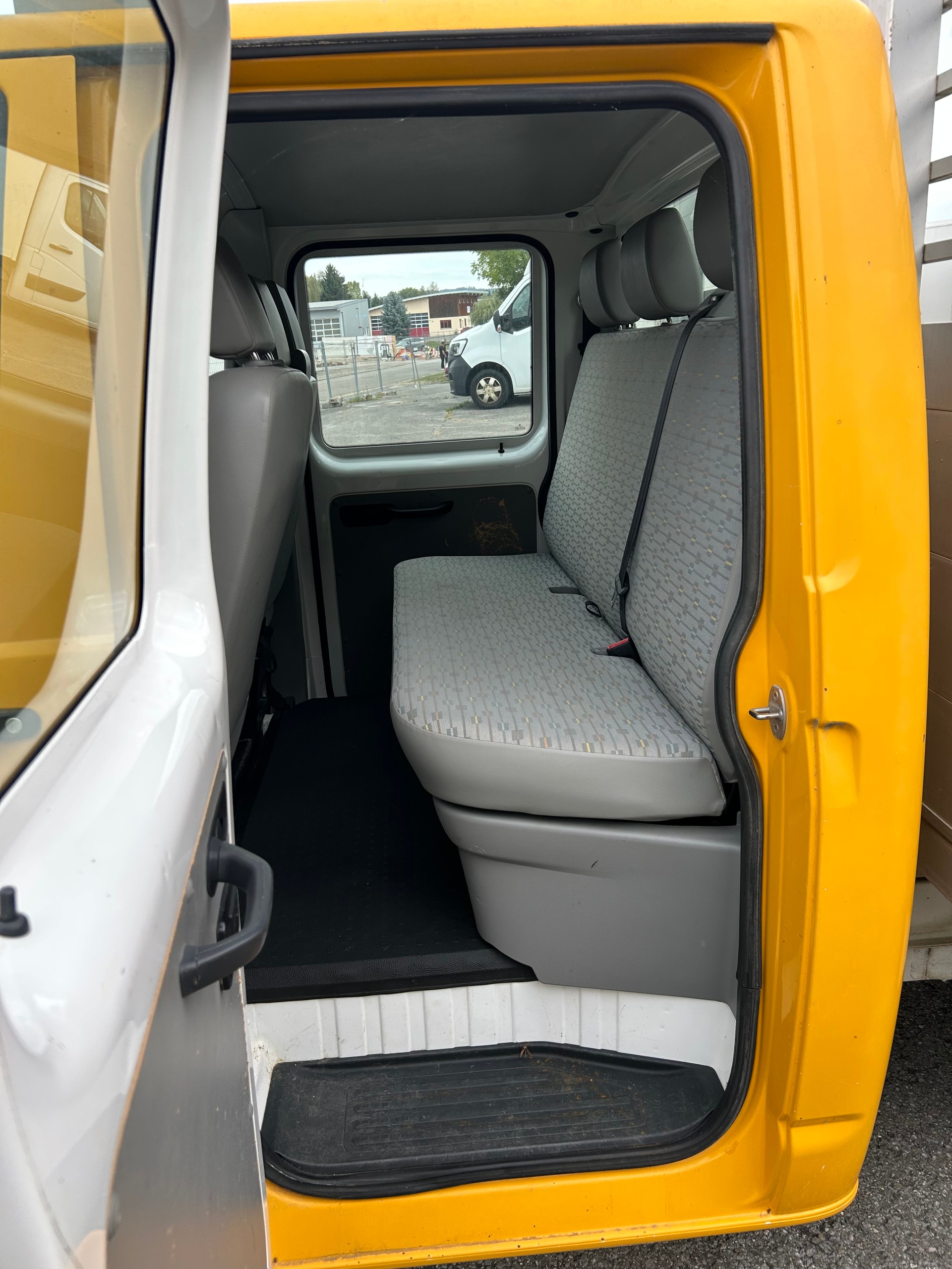 VW T5 2.0 TDI-image-7