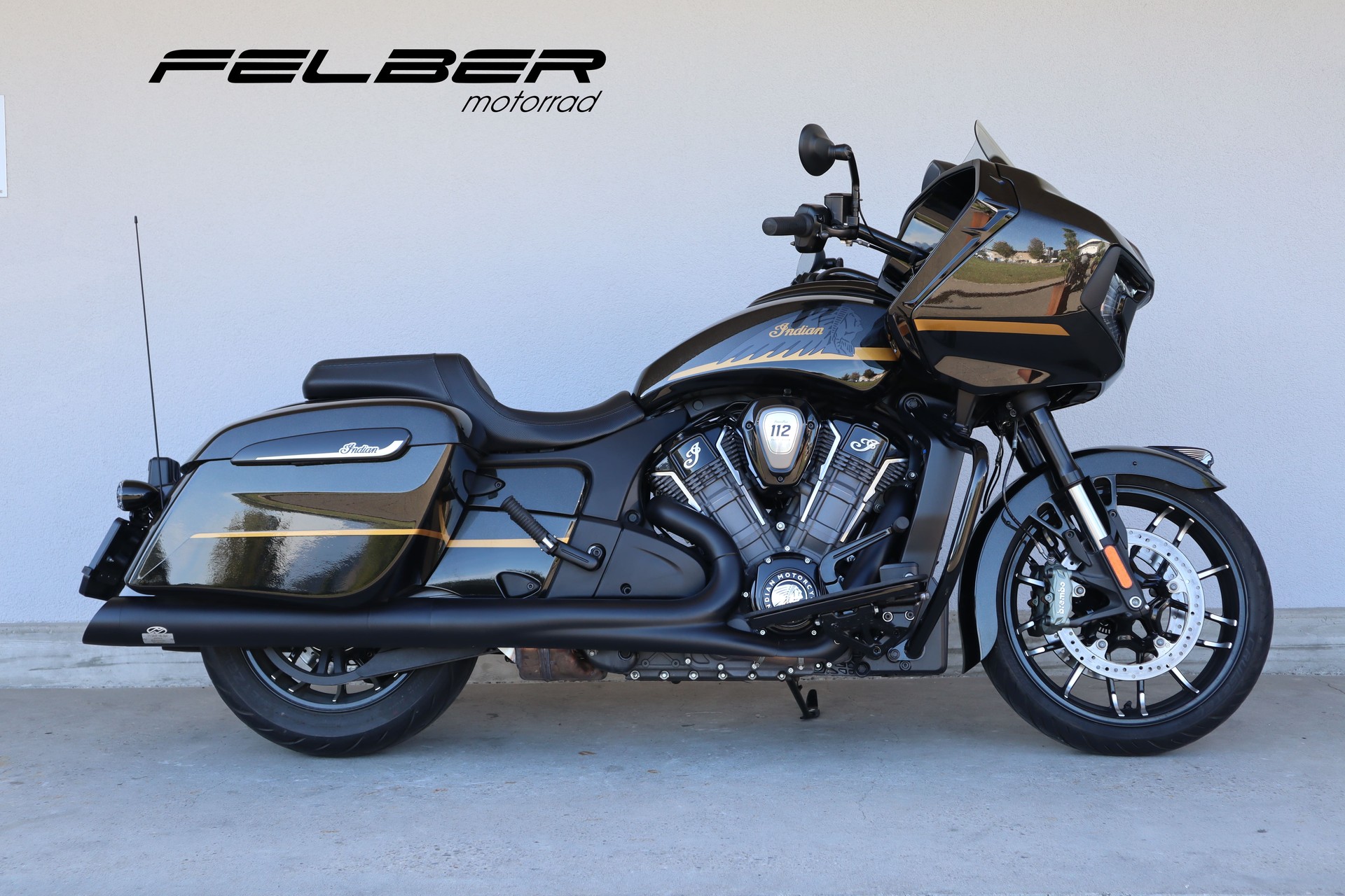 INDIAN Challenger Dark Horse 112