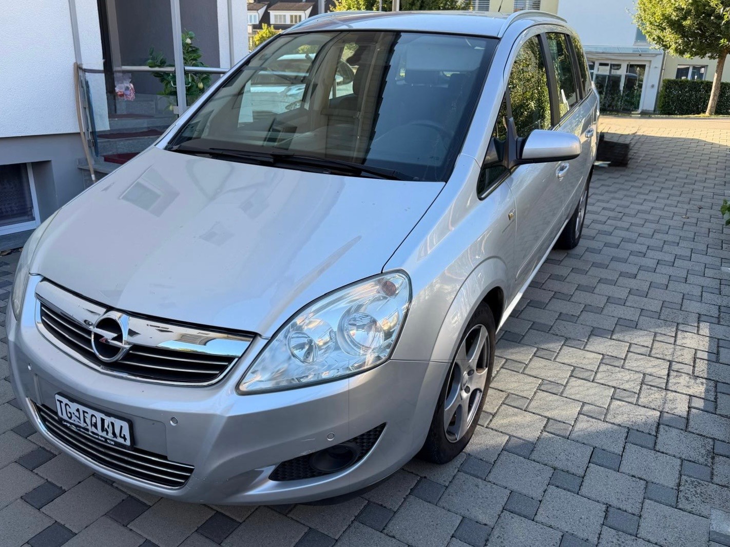 OPEL Zafira 2.2i 16V Sport Automatic-image-1