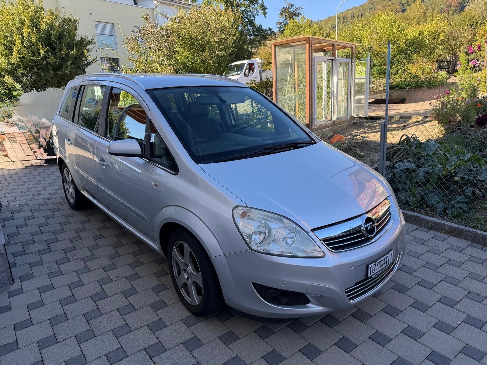 OPEL Zafira 2.2i 16V Sport Automatic-image-0
