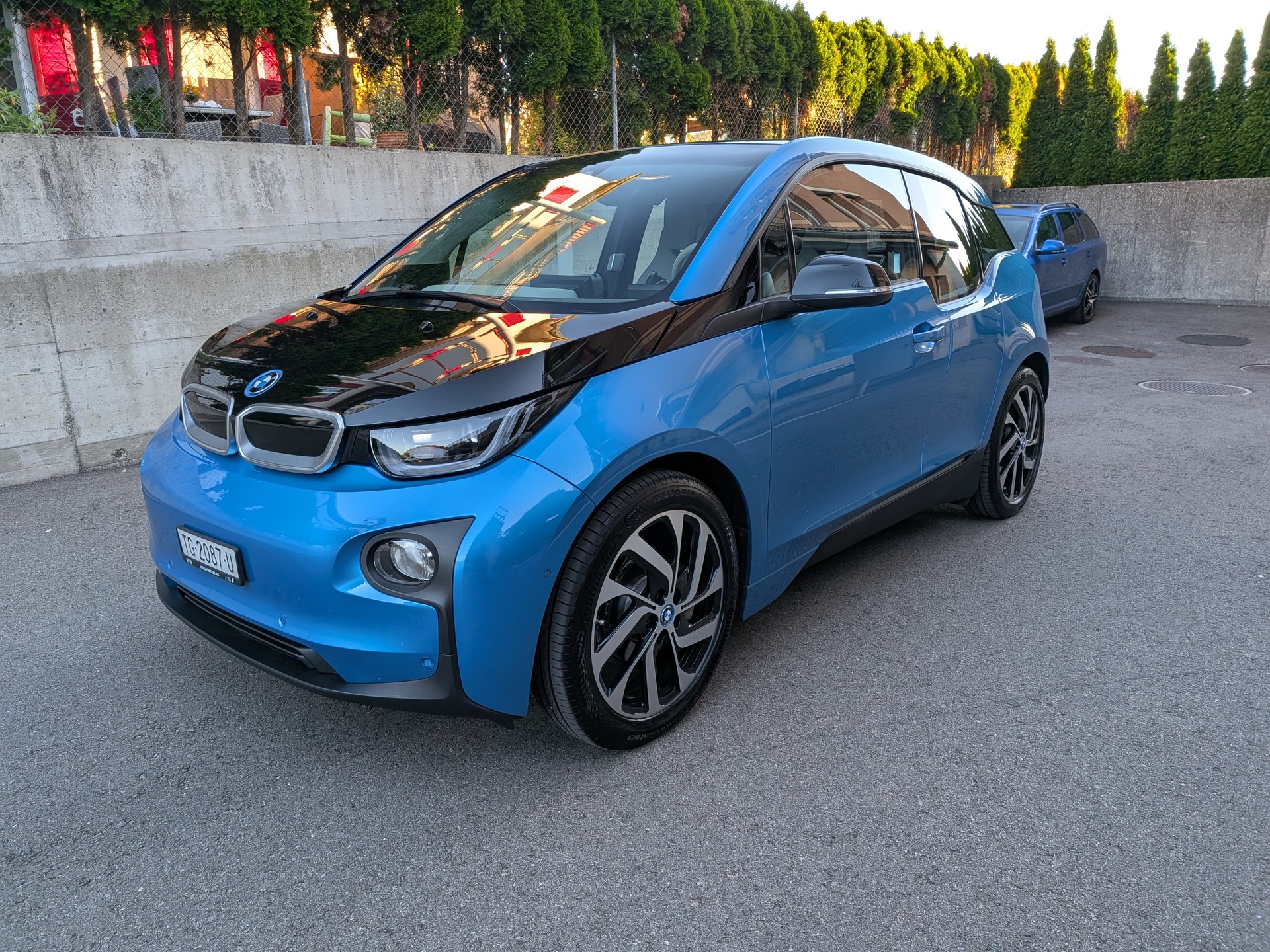 BMW i3 (94Ah)-image-0