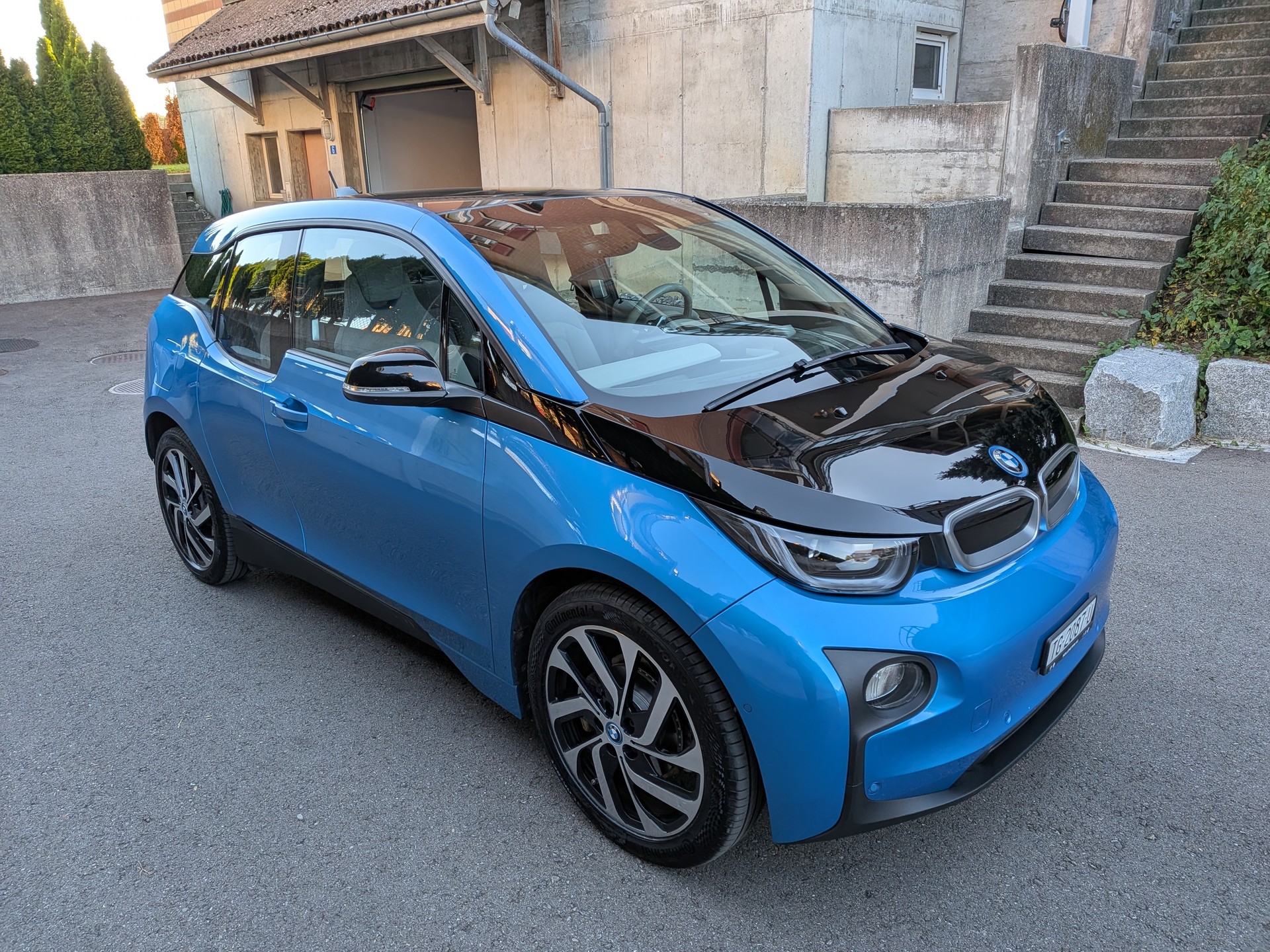 BMW i3 (94Ah)-image-1