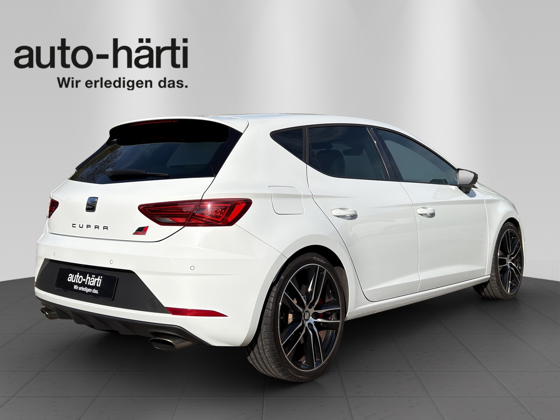 SEAT Leon 2.0 TSI Cupra 300-image-4