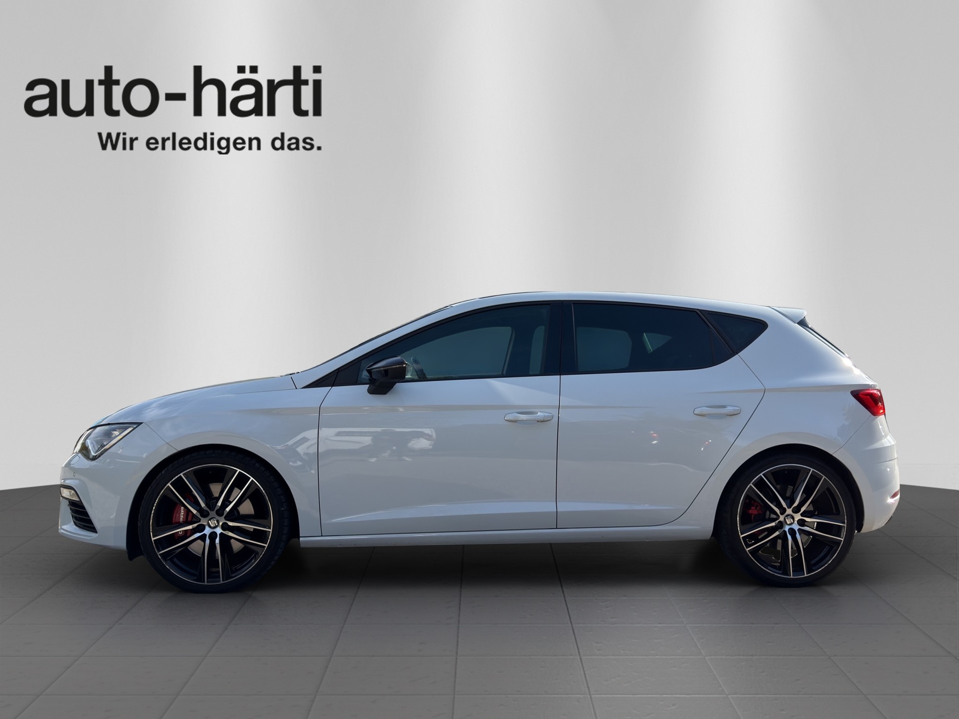 SEAT Leon 2.0 TSI Cupra 300-image-1