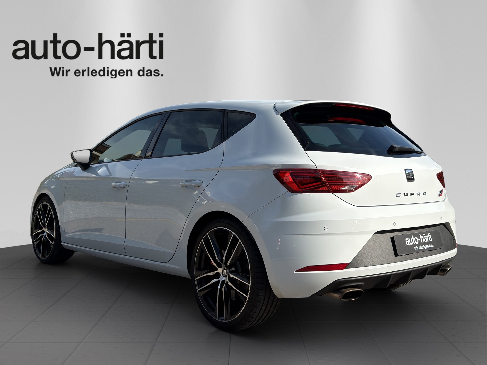 SEAT Leon 2.0 TSI Cupra 300-image-2