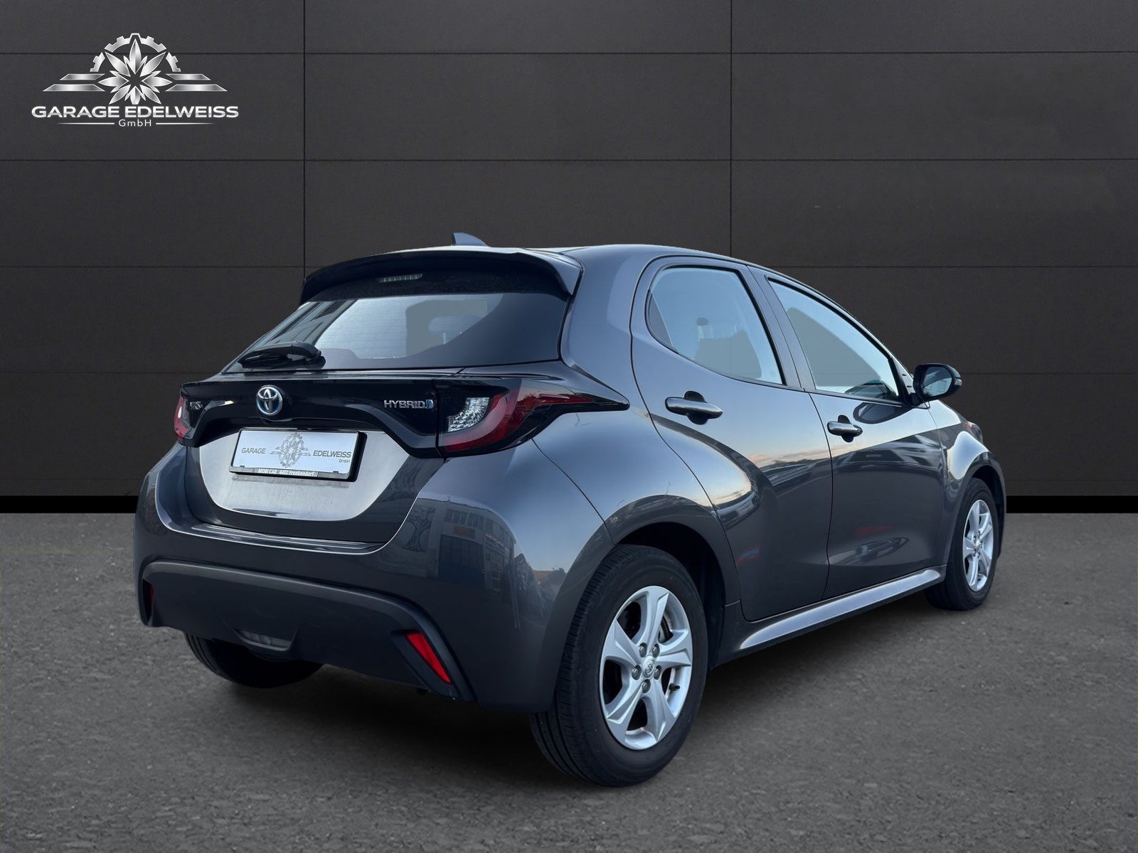 TOYOTA Yaris 1.5 Comfort e-CVT-image-4