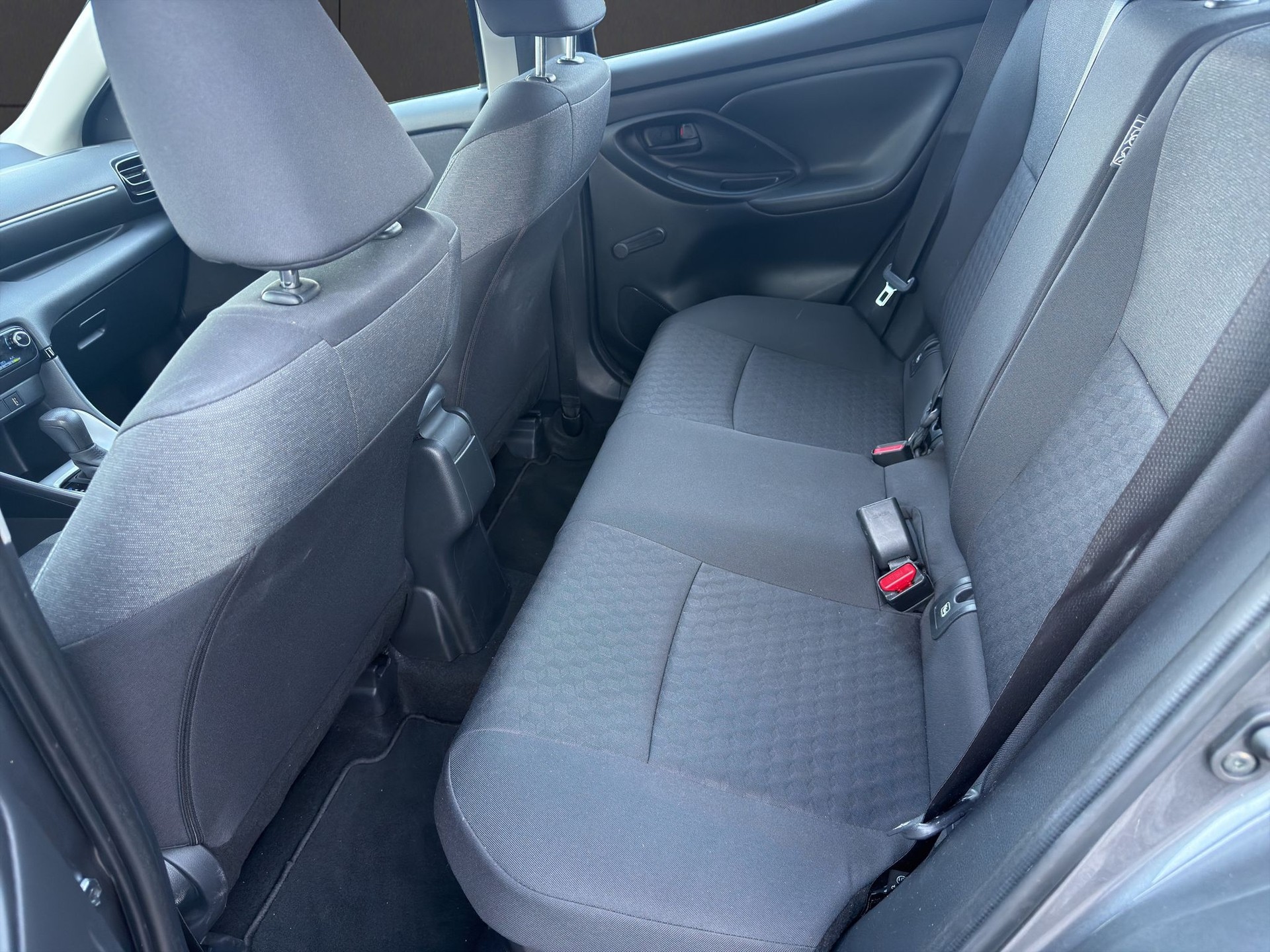 TOYOTA Yaris 1.5 Comfort e-CVT-image-14