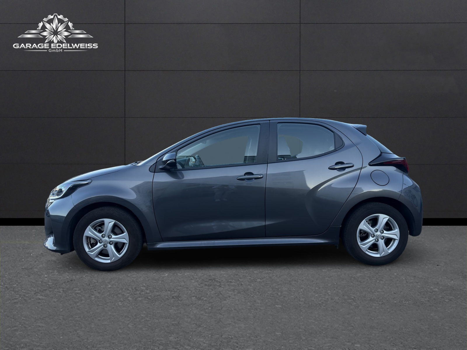 TOYOTA Yaris 1.5 Comfort e-CVT-image-1