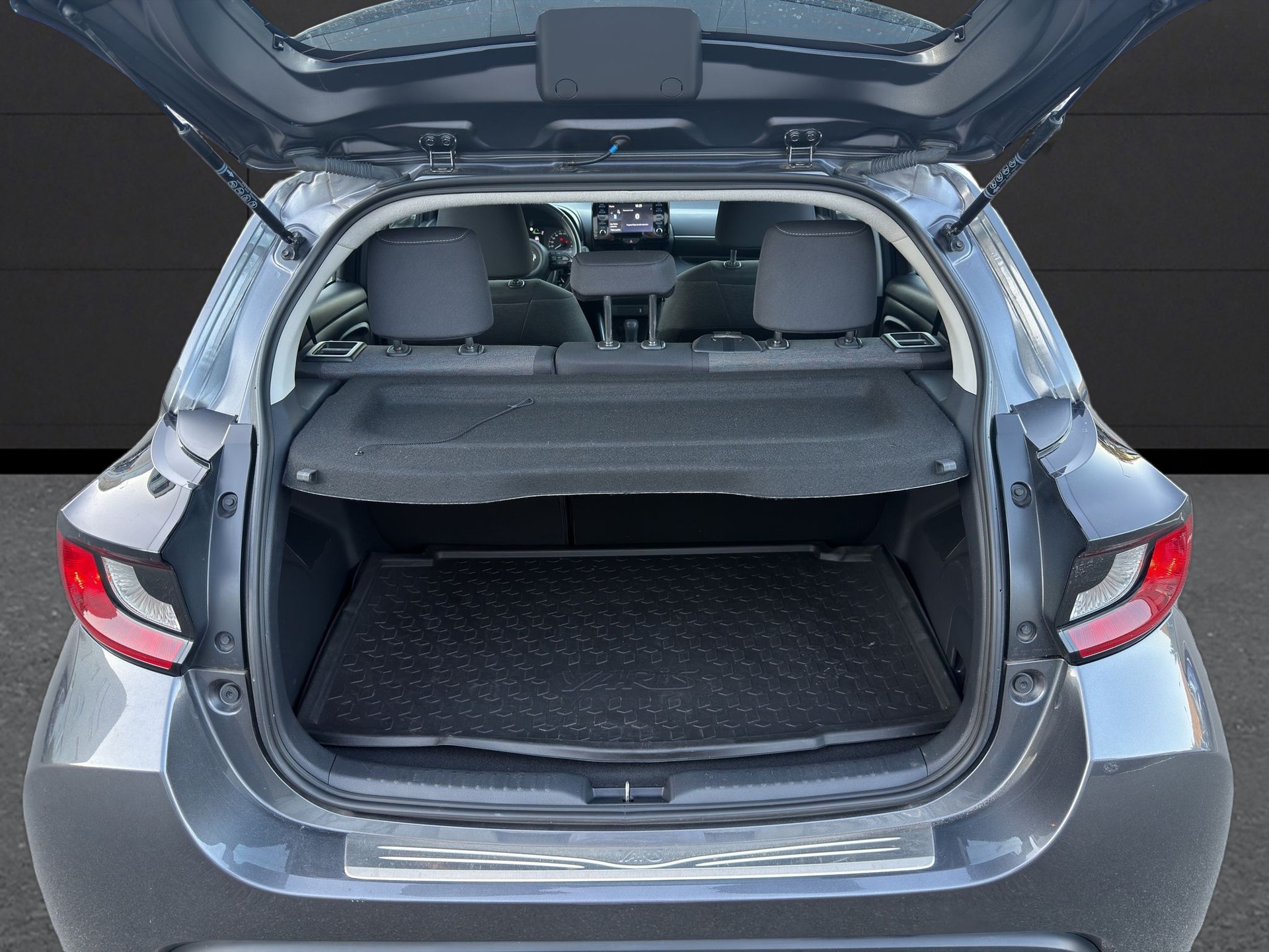 TOYOTA Yaris 1.5 Comfort e-CVT-image-15