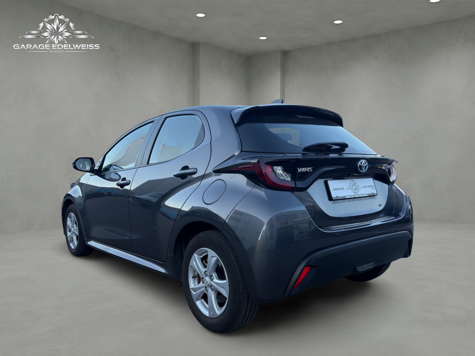 TOYOTA Yaris 1.5 Comfort e-CVT-showroom-element-2