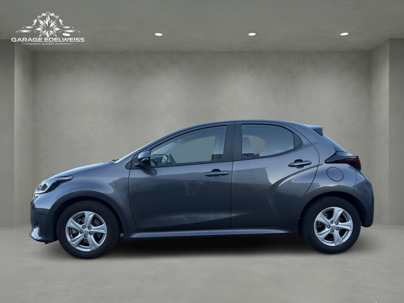 TOYOTA Yaris 1.5 Comfort e-CVT-showroom-element-1