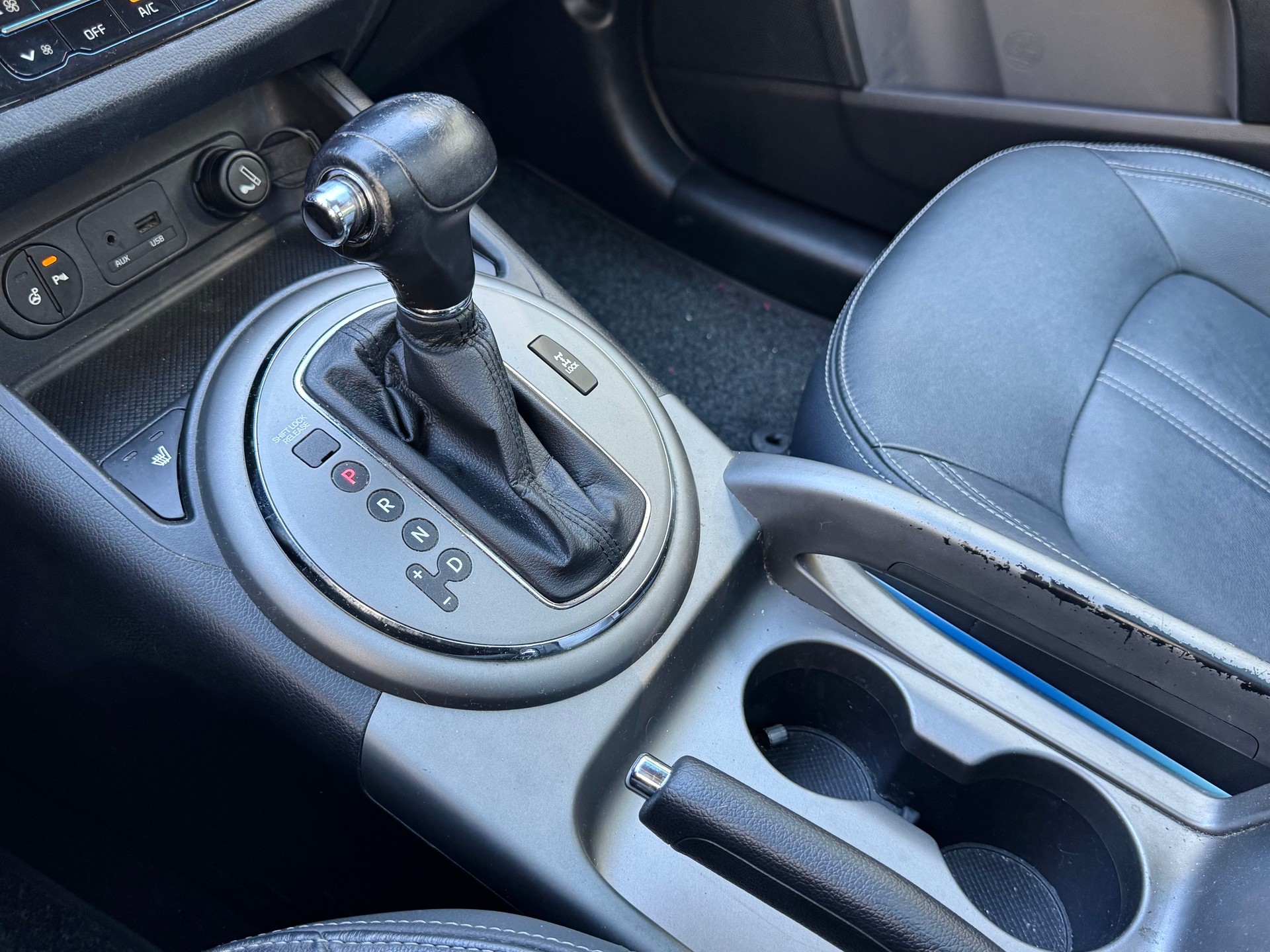 KIA Sportage 2.0 CRDi Trend 4WD Automatic *Vollausstattung*-image-17