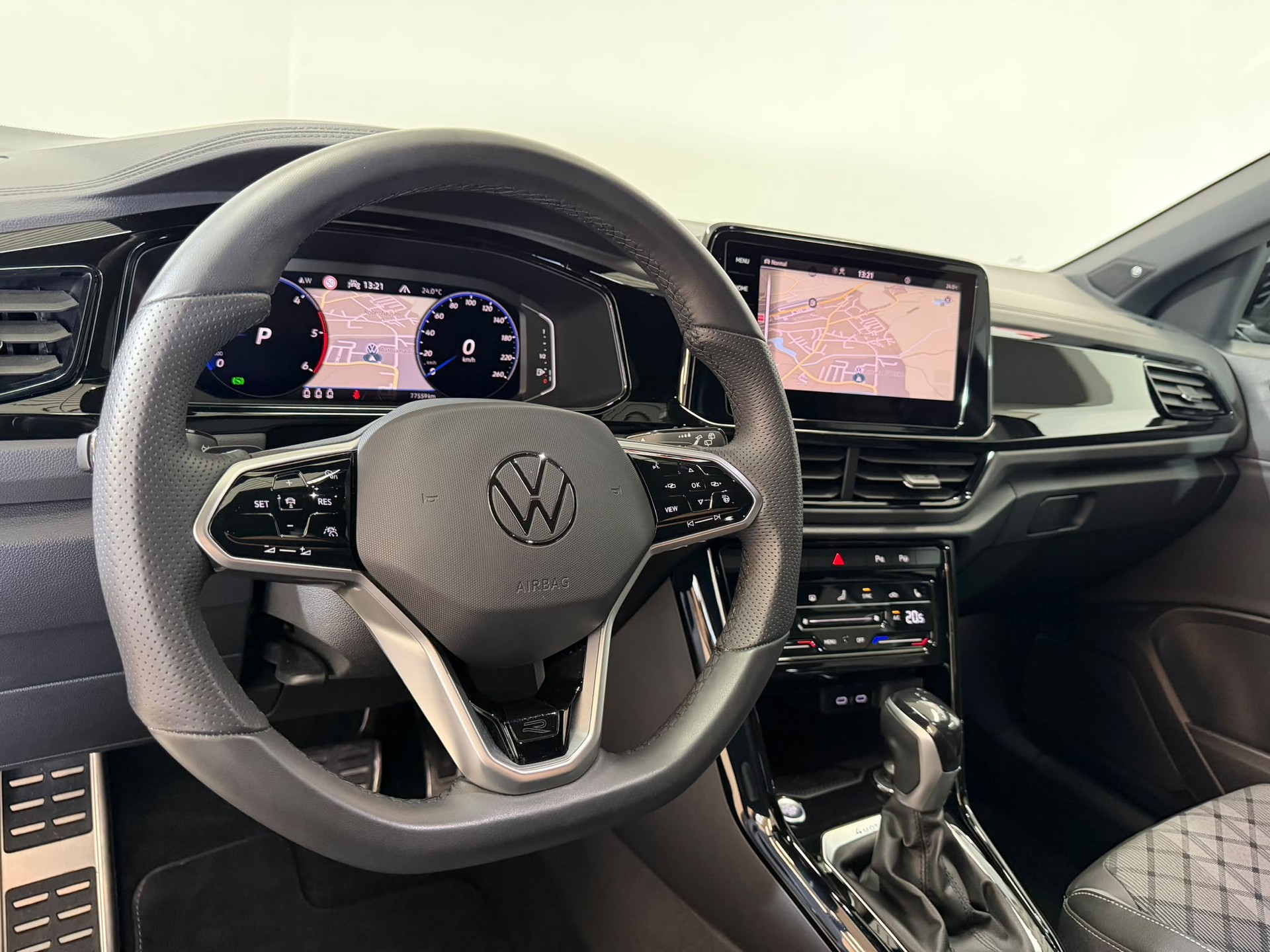 VW T-Roc 2.0 TDI SCR R-Line 4Motion DSG-image-5