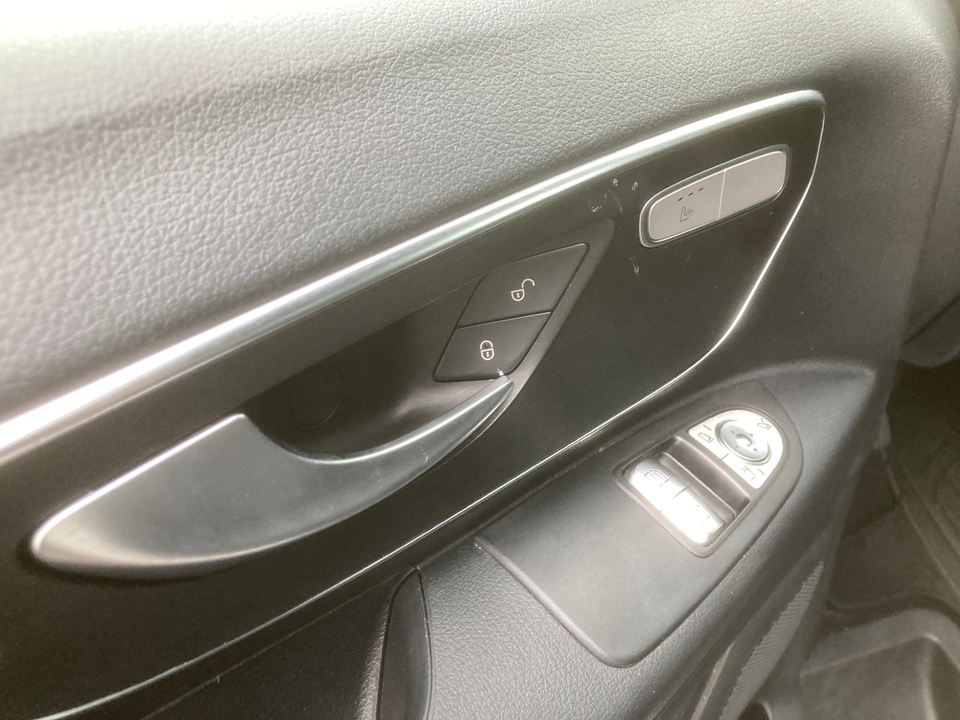 MERCEDES-BENZ Vito 116 CDI Select Tourer 4Matic 9G-Tronic-image-9