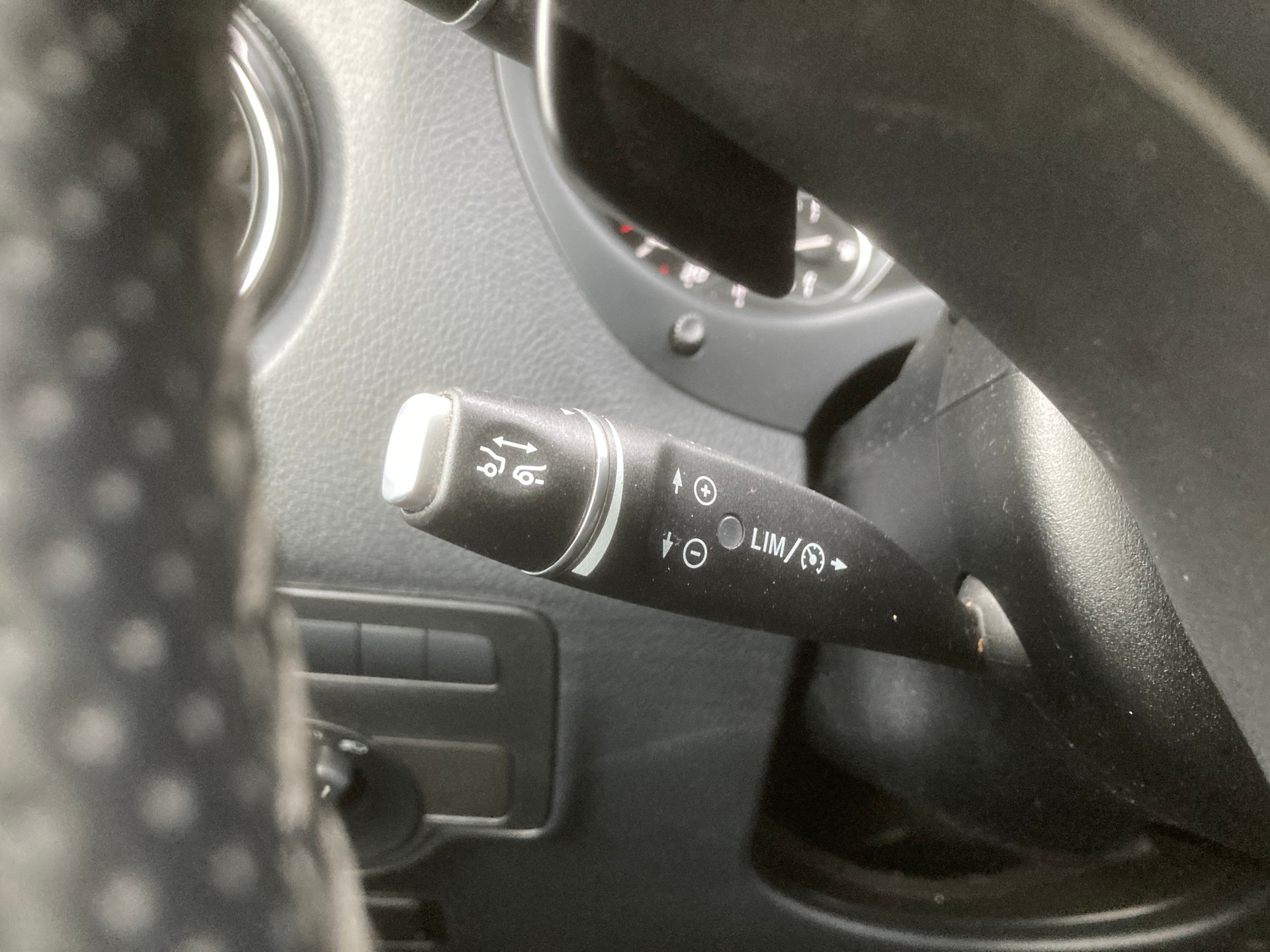MERCEDES-BENZ Vito 116 CDI Select Tourer 4Matic 9G-Tronic-image-12
