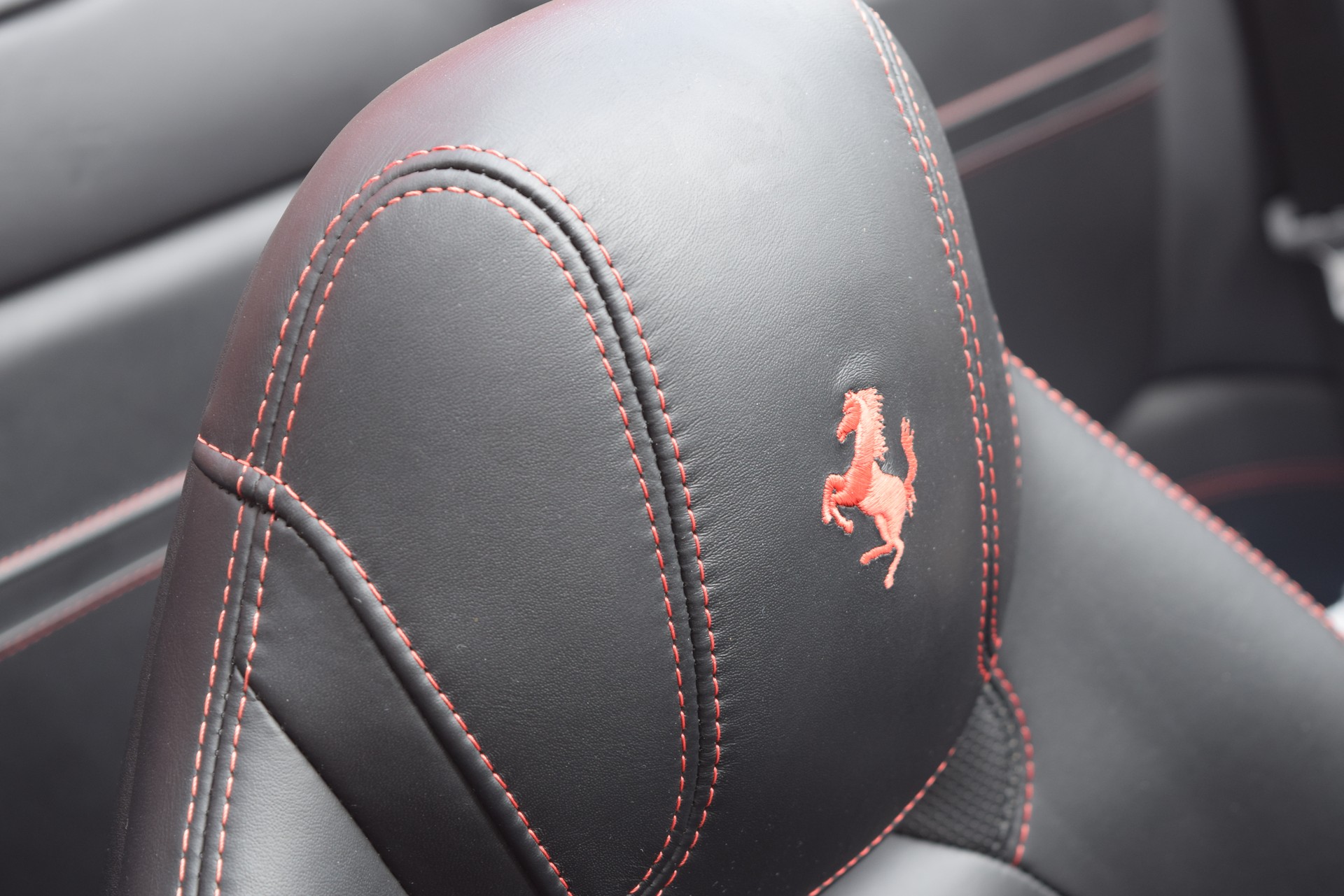 FERRARI California 3.9 V8 T-image-13