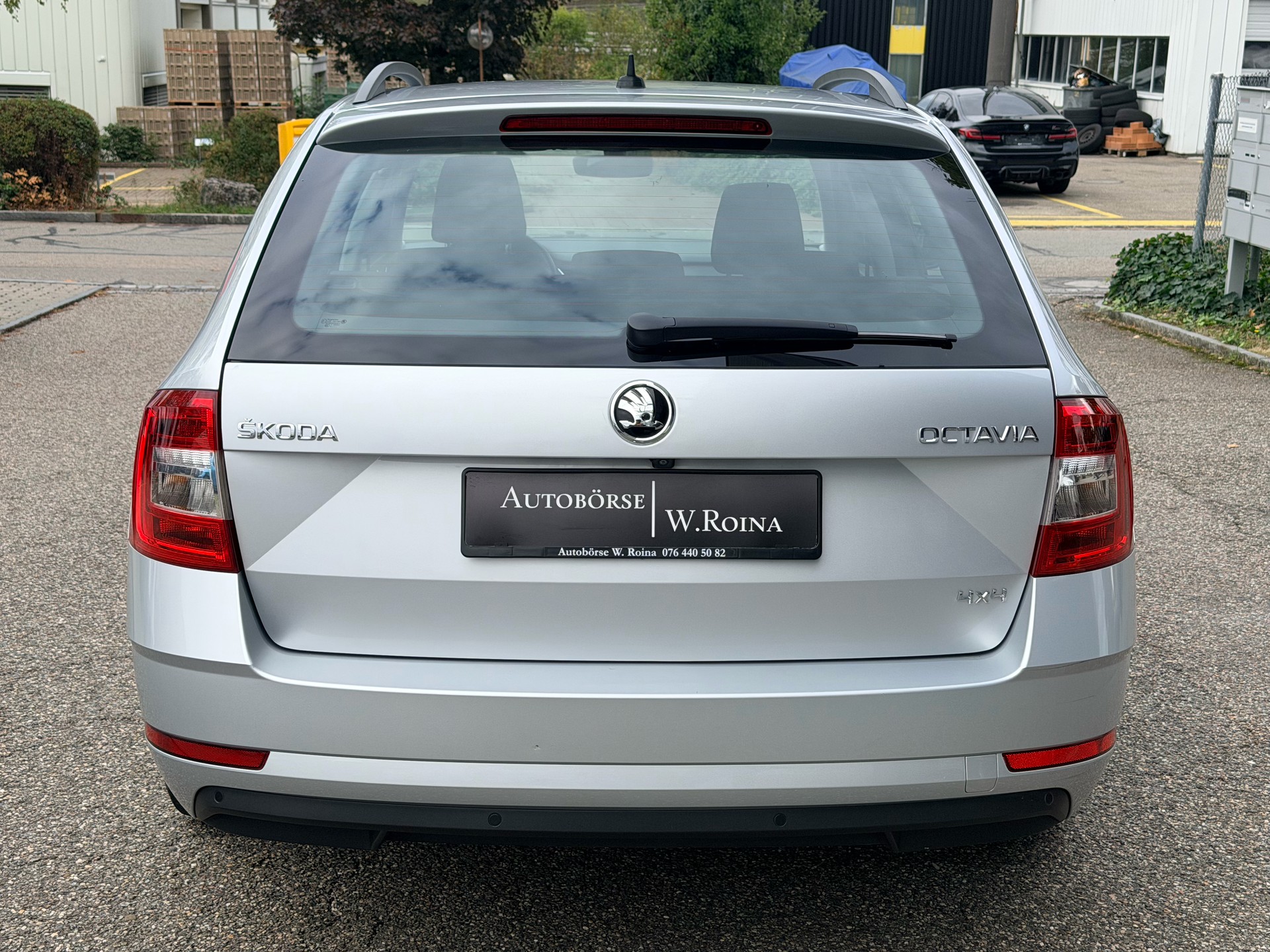 SKODA Octavia Combi 2.0 TDI Ambition 4x4 DSG-showroom-element-3