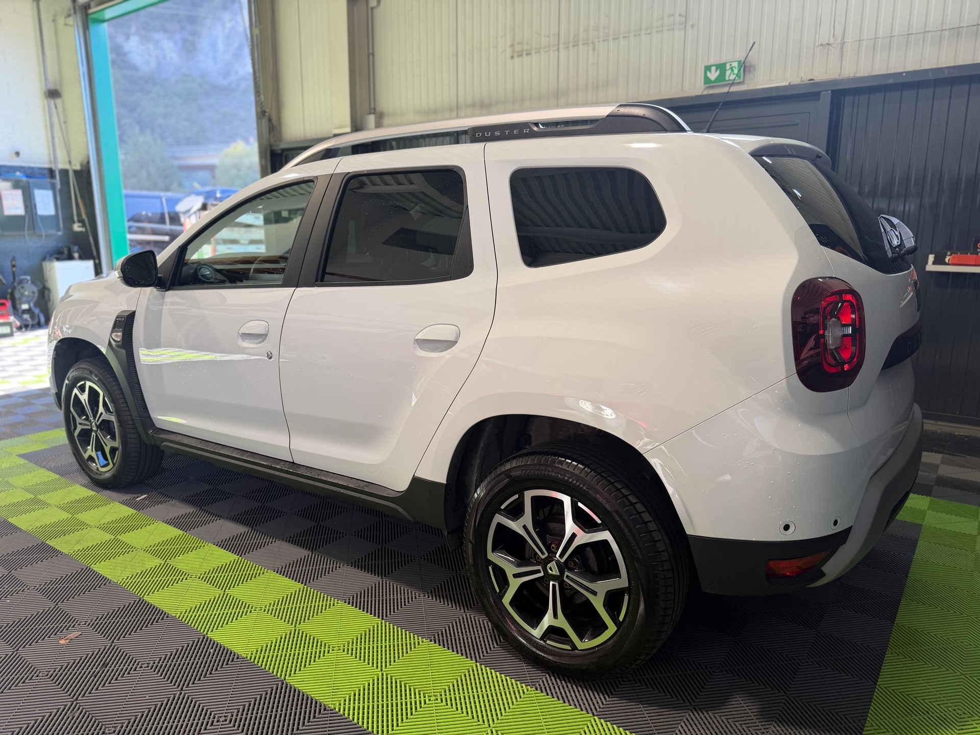 DACIA Duster SCe 115 Prestige 4x4-image-7