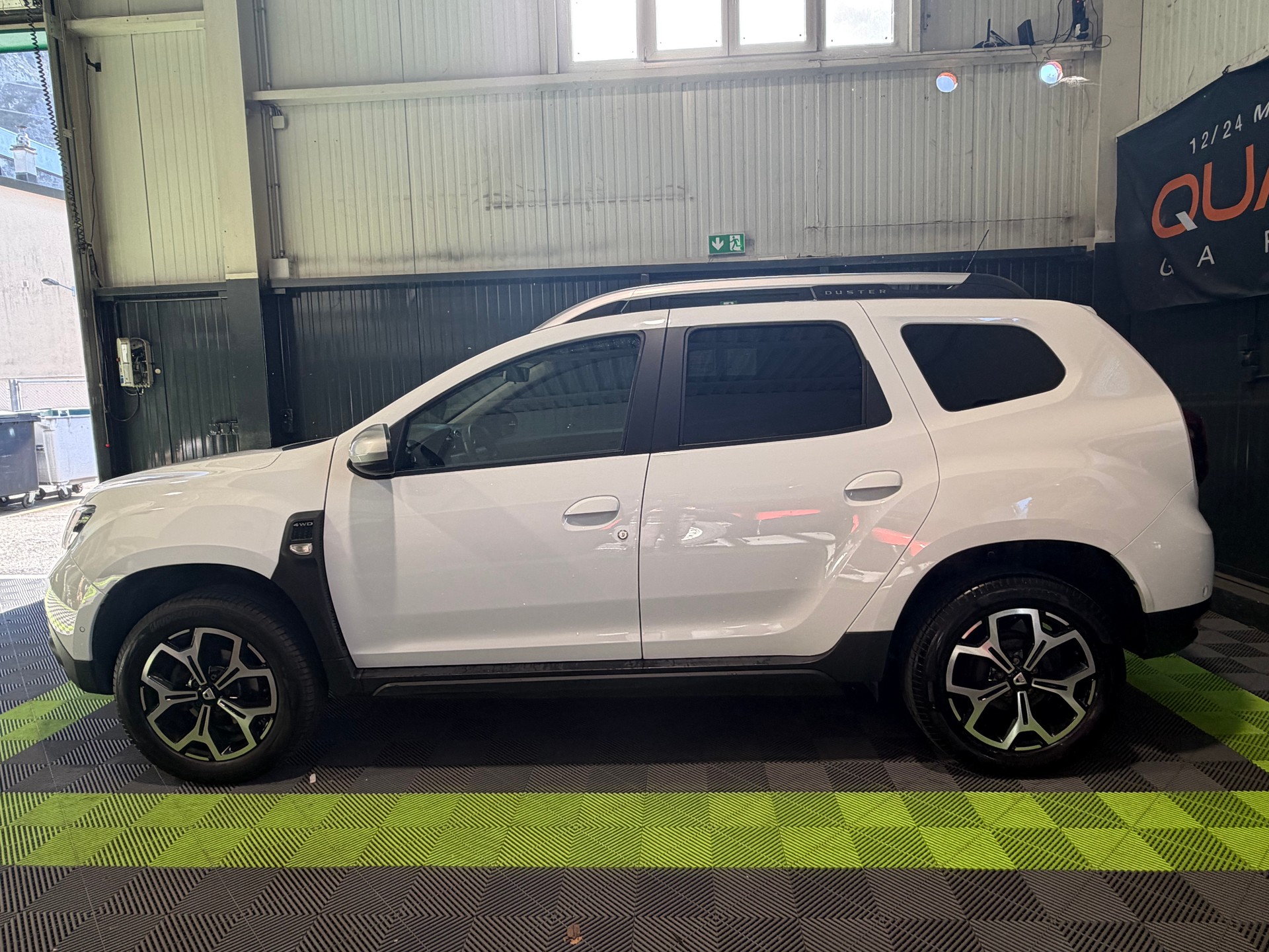 DACIA Duster SCe 115 Prestige 4x4-image-6