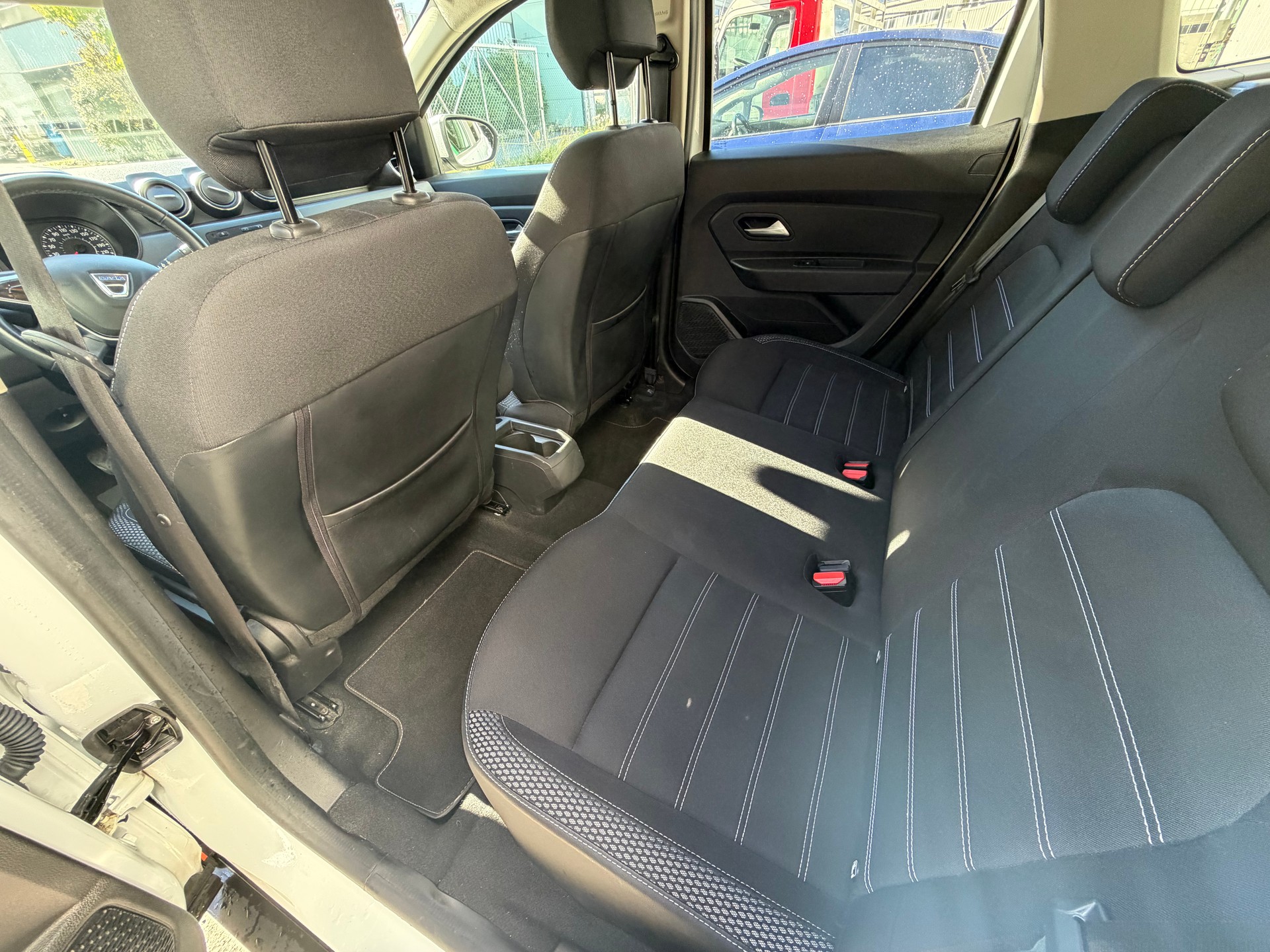 DACIA Duster SCe 115 Prestige 4x4-image-8