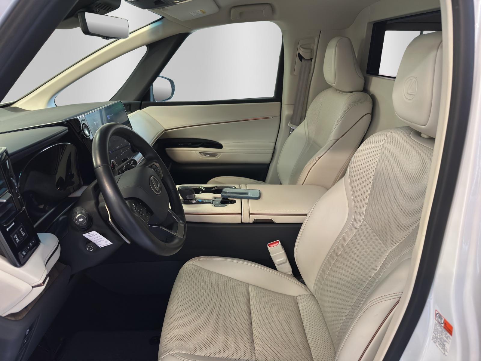 LEXUS LM 350h VIP-image-11