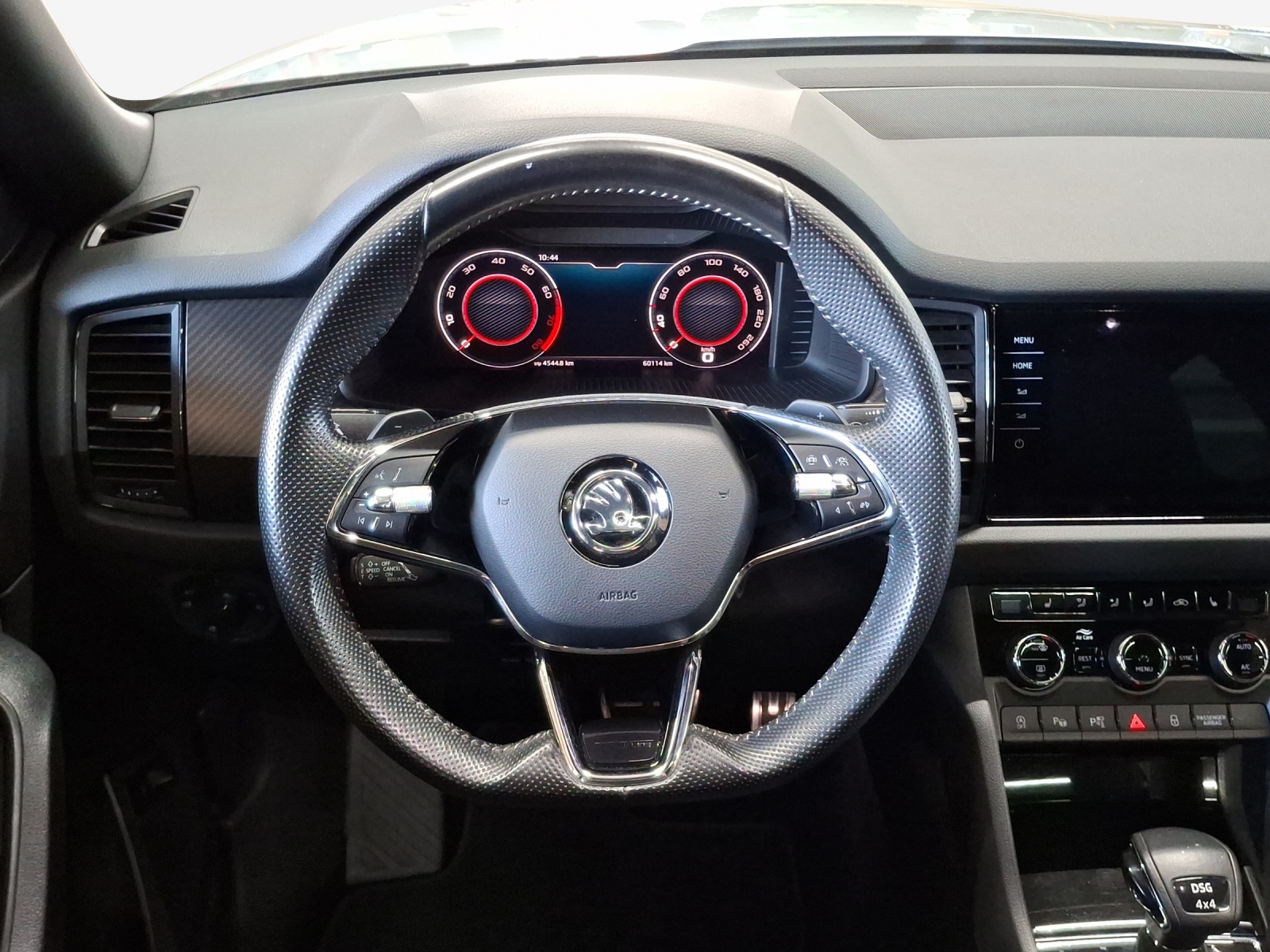 SKODA Enyaq iV 60-image-8