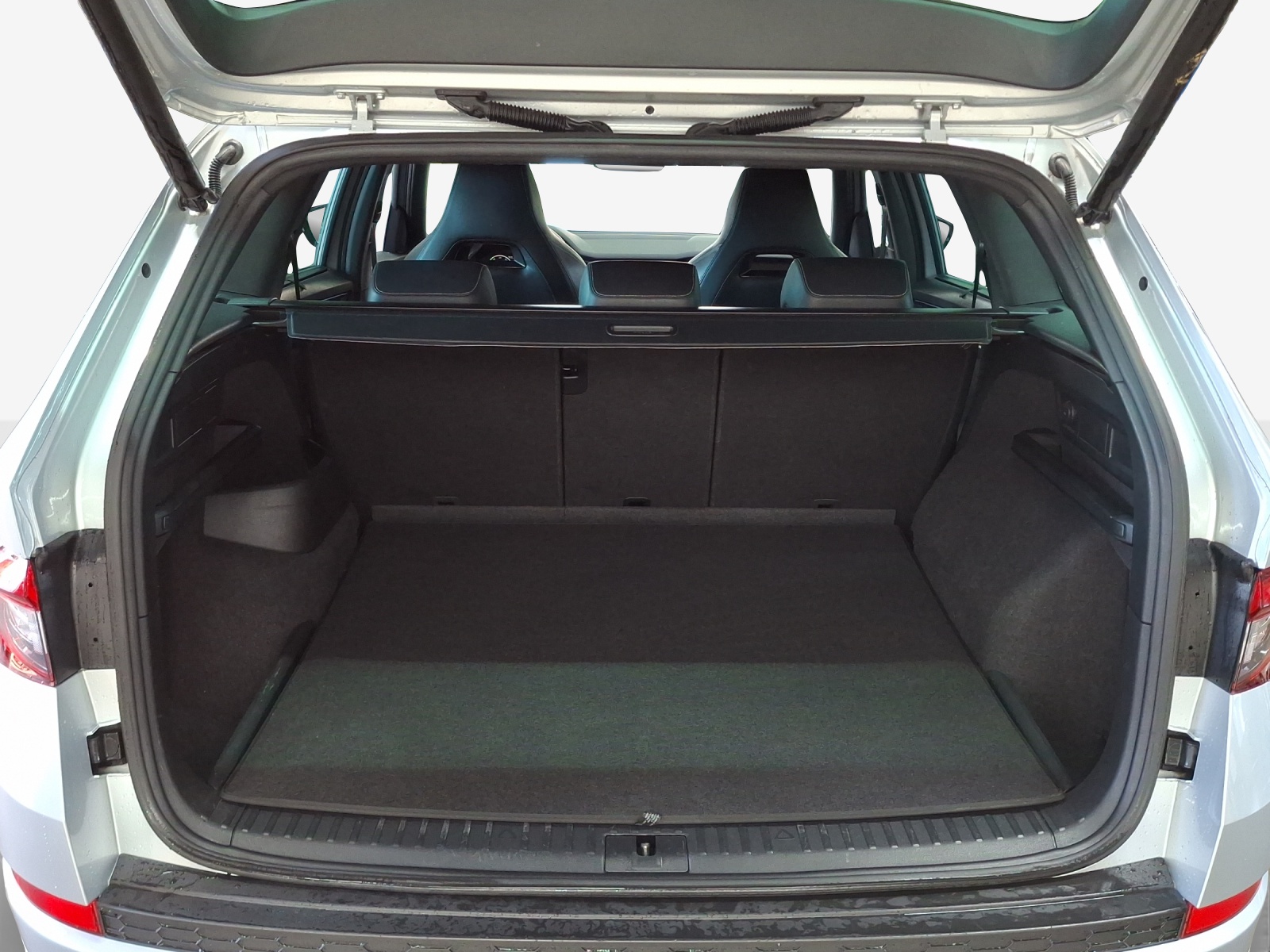 SKODA Enyaq iV 60-image-12