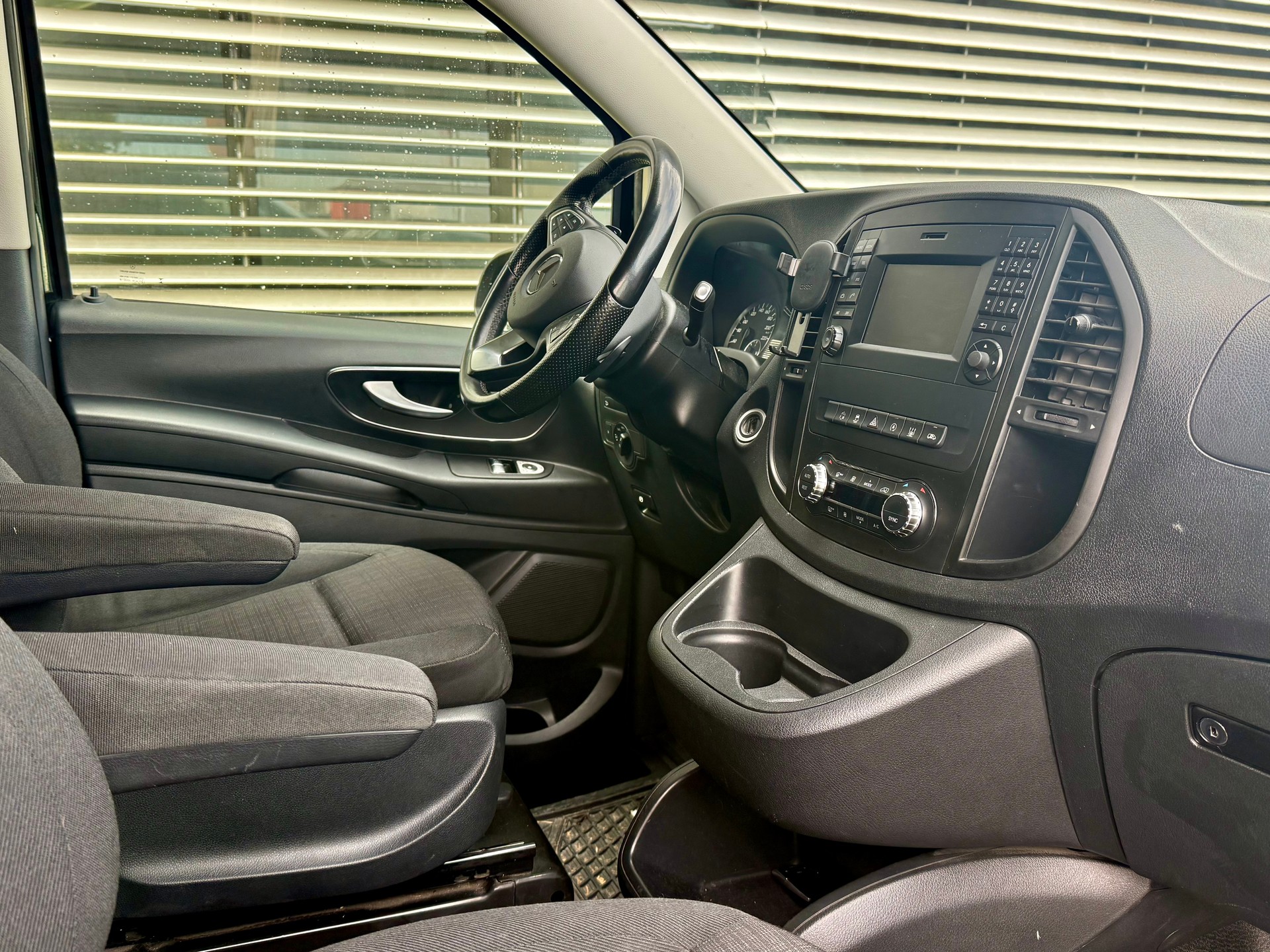 MERCEDES-BENZ Vito 119 BlueTEC Mixto L 4Matic 7G-Tronic Euro 6-image-4