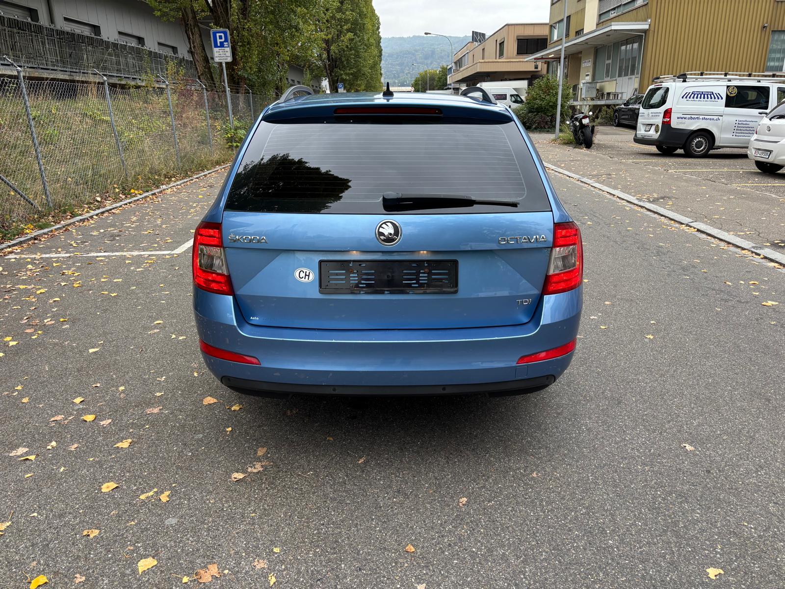 SKODA Octavia Combi 1.6 TDI Elegance DSG-image-7