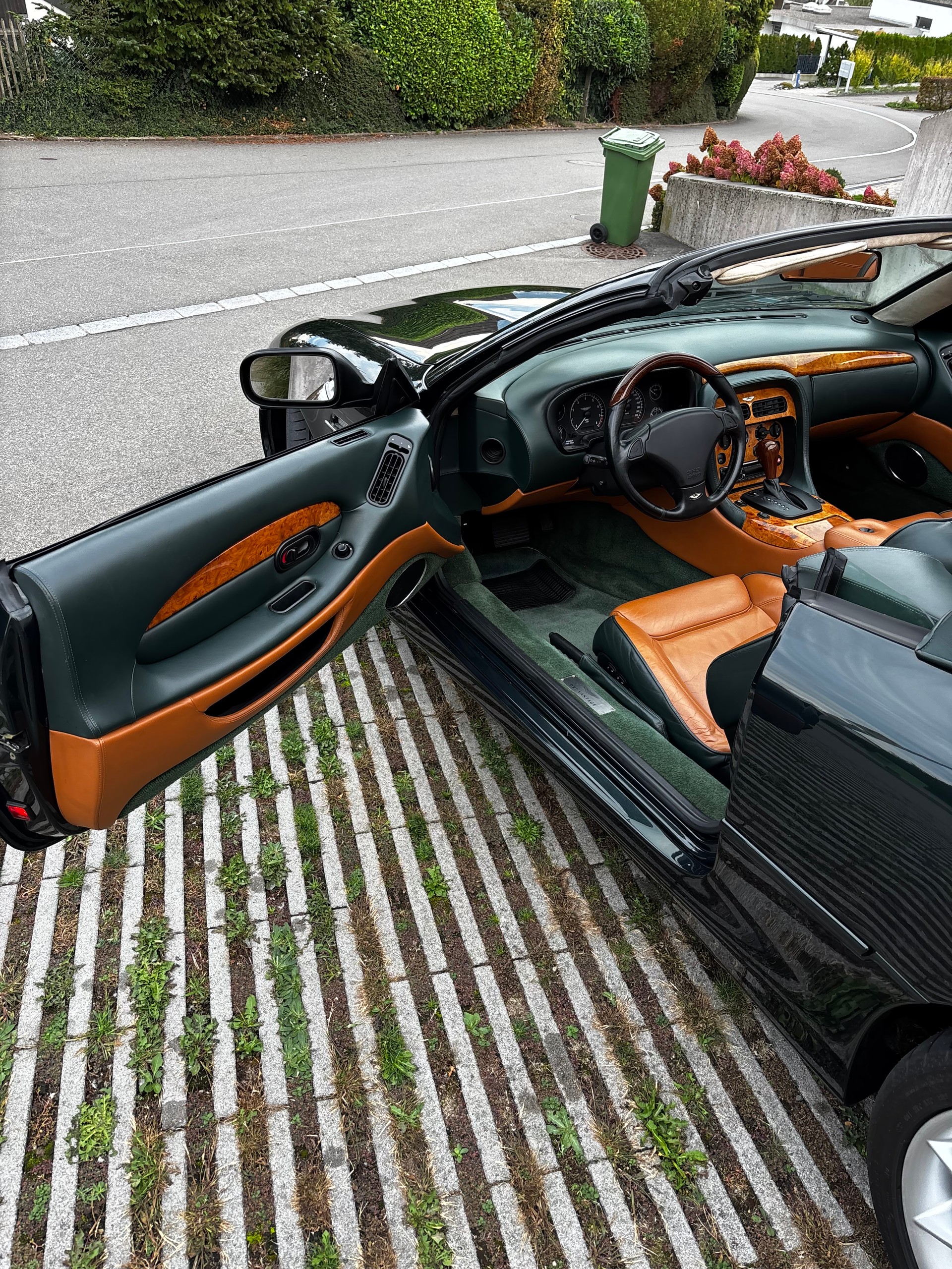ASTON MARTIN 5.9-image-11