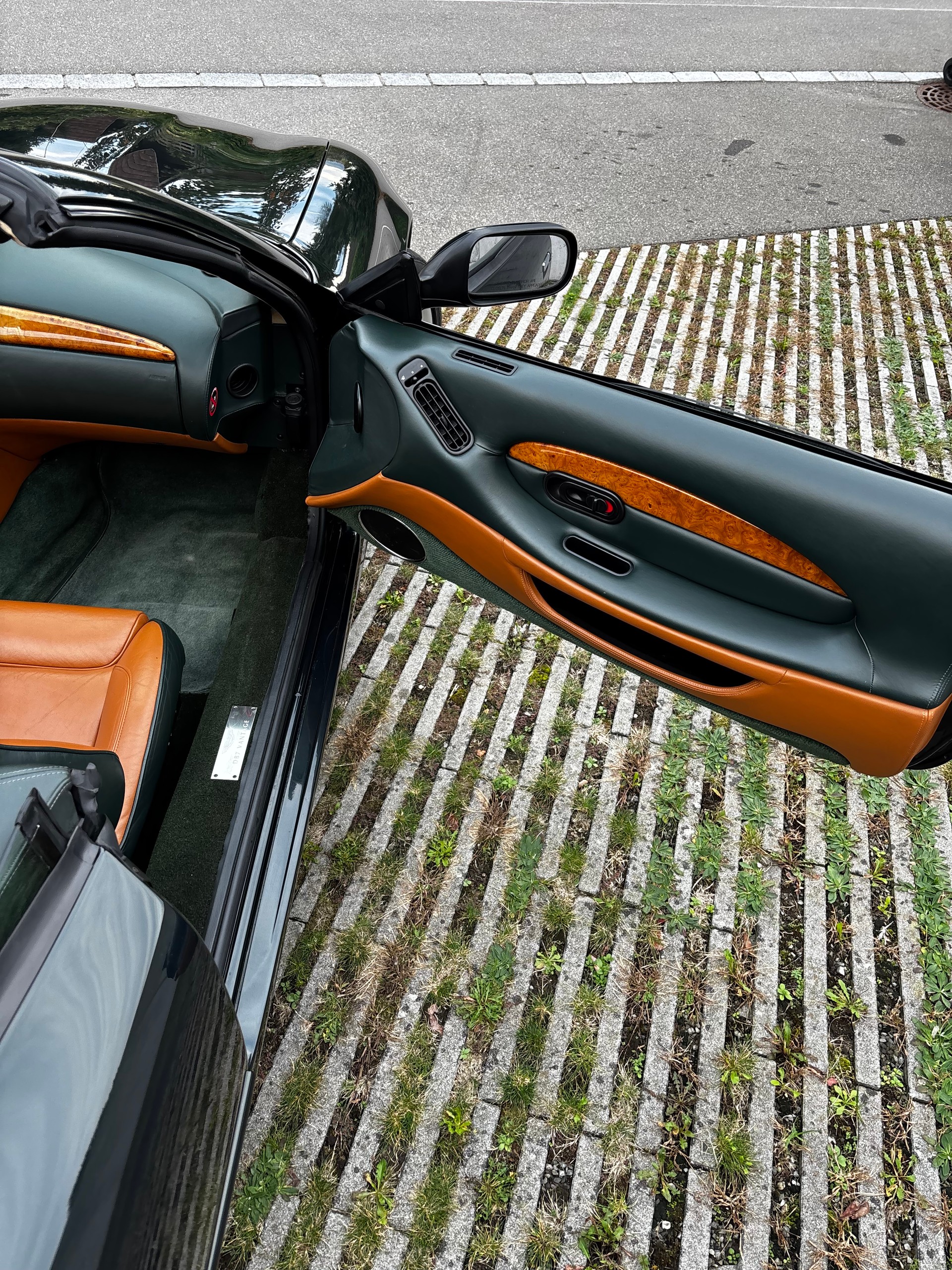 ASTON MARTIN 5.9-image-9