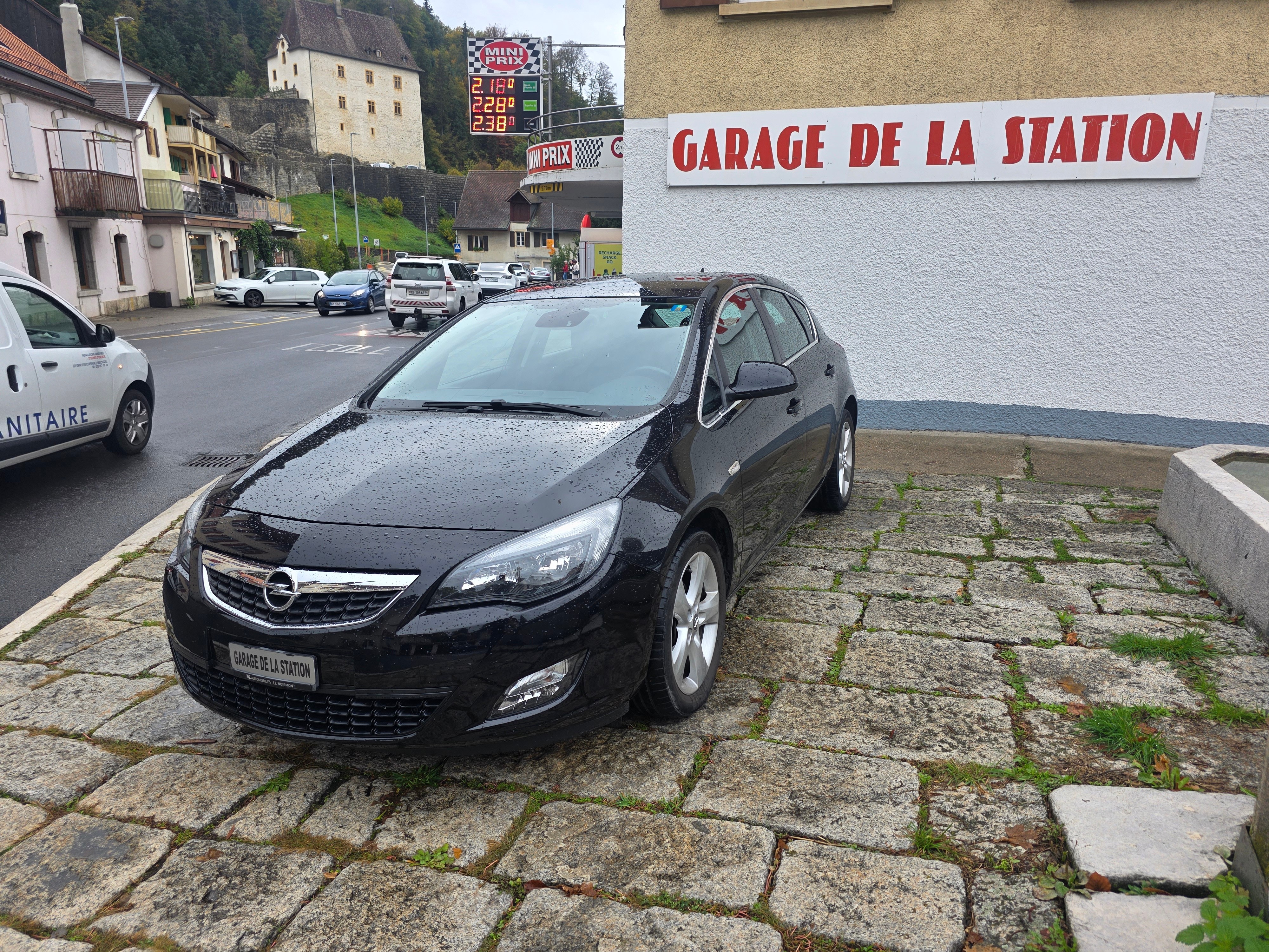 Car photo