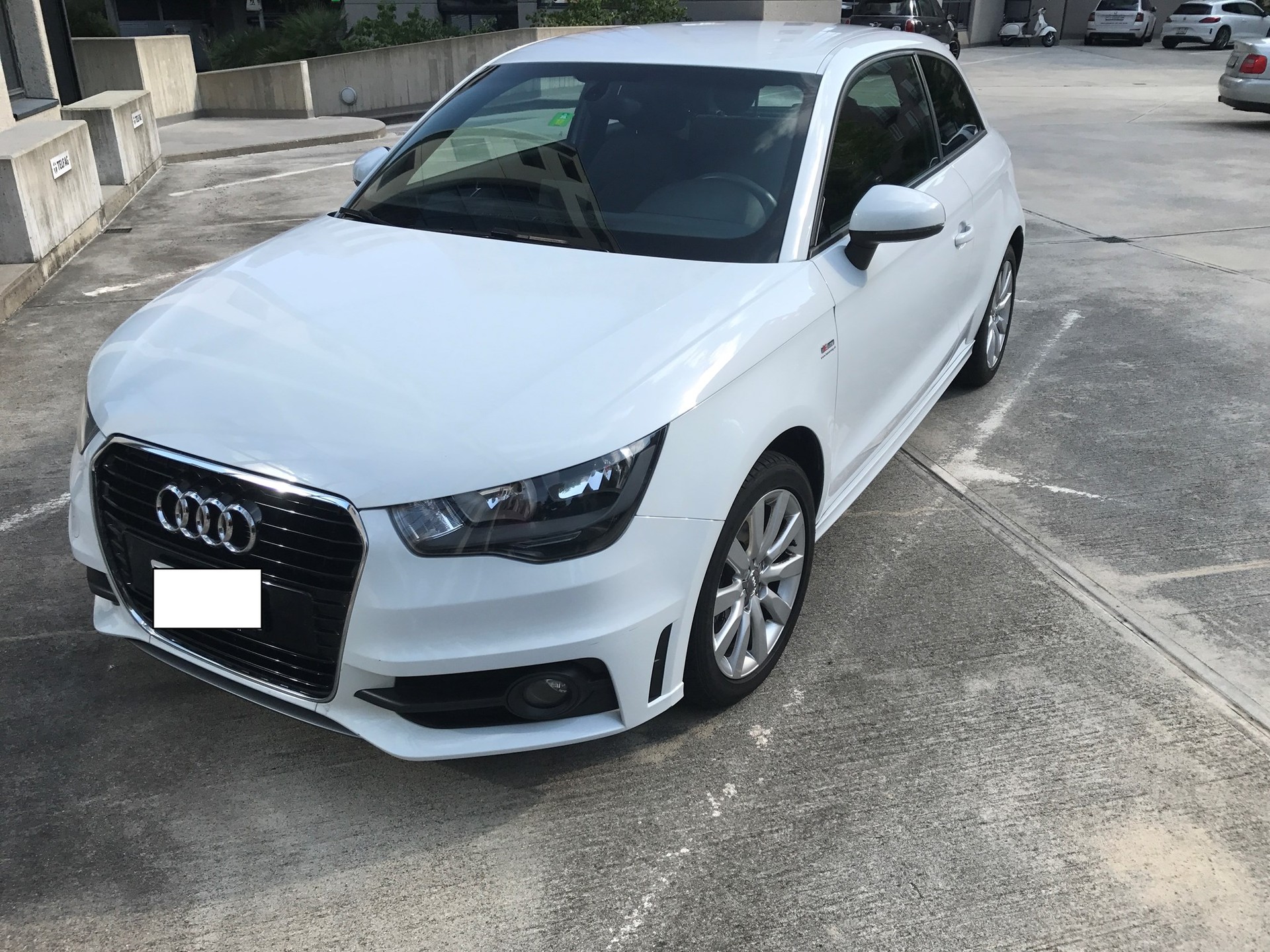 AUDI A1 1.4 TFSI Ambition S-tronic-image-0