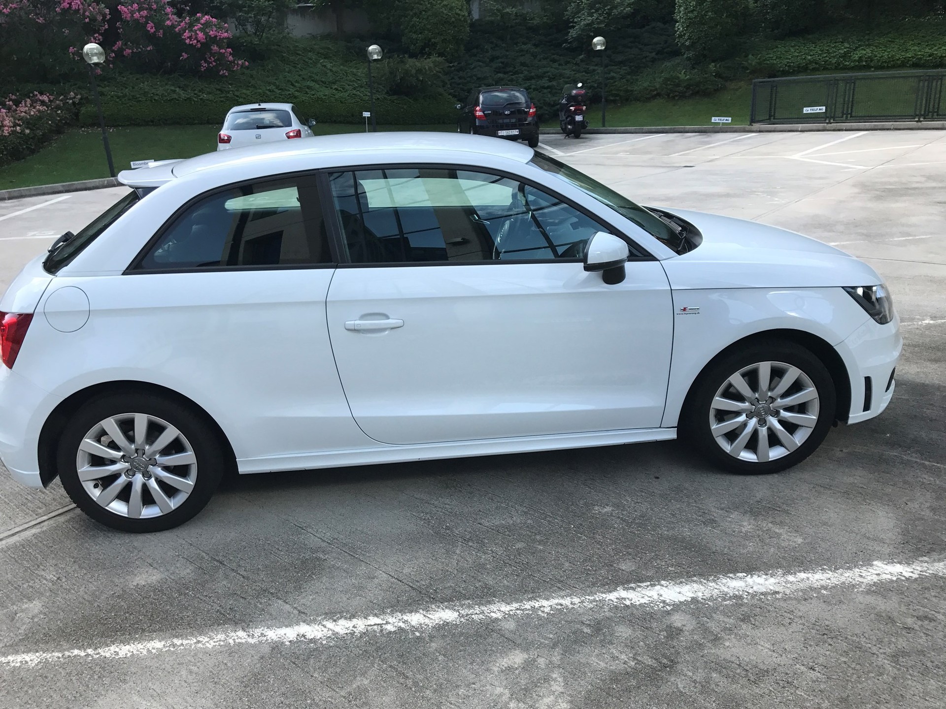 AUDI A1 1.4 TFSI Ambition S-tronic-image-1