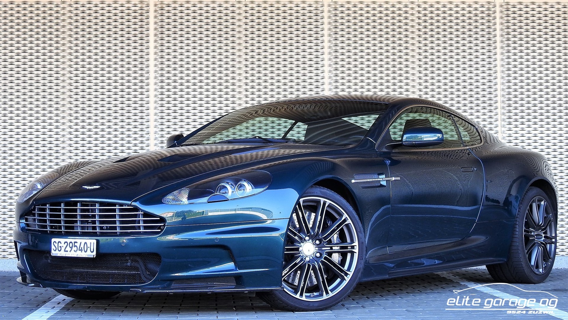ASTON MARTIN DBS Coupé-image-0