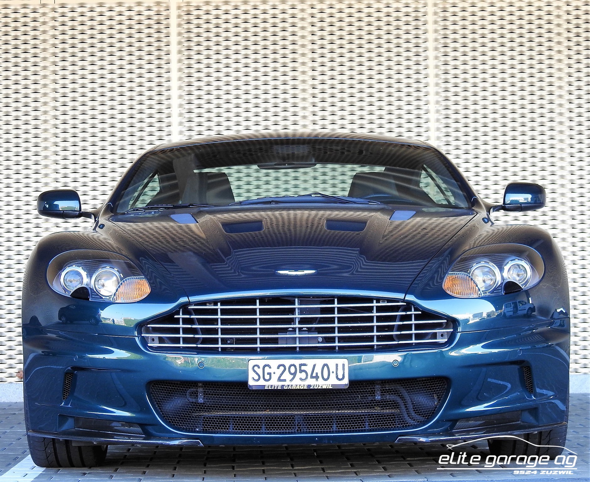 ASTON MARTIN DBS Coupé-image-1