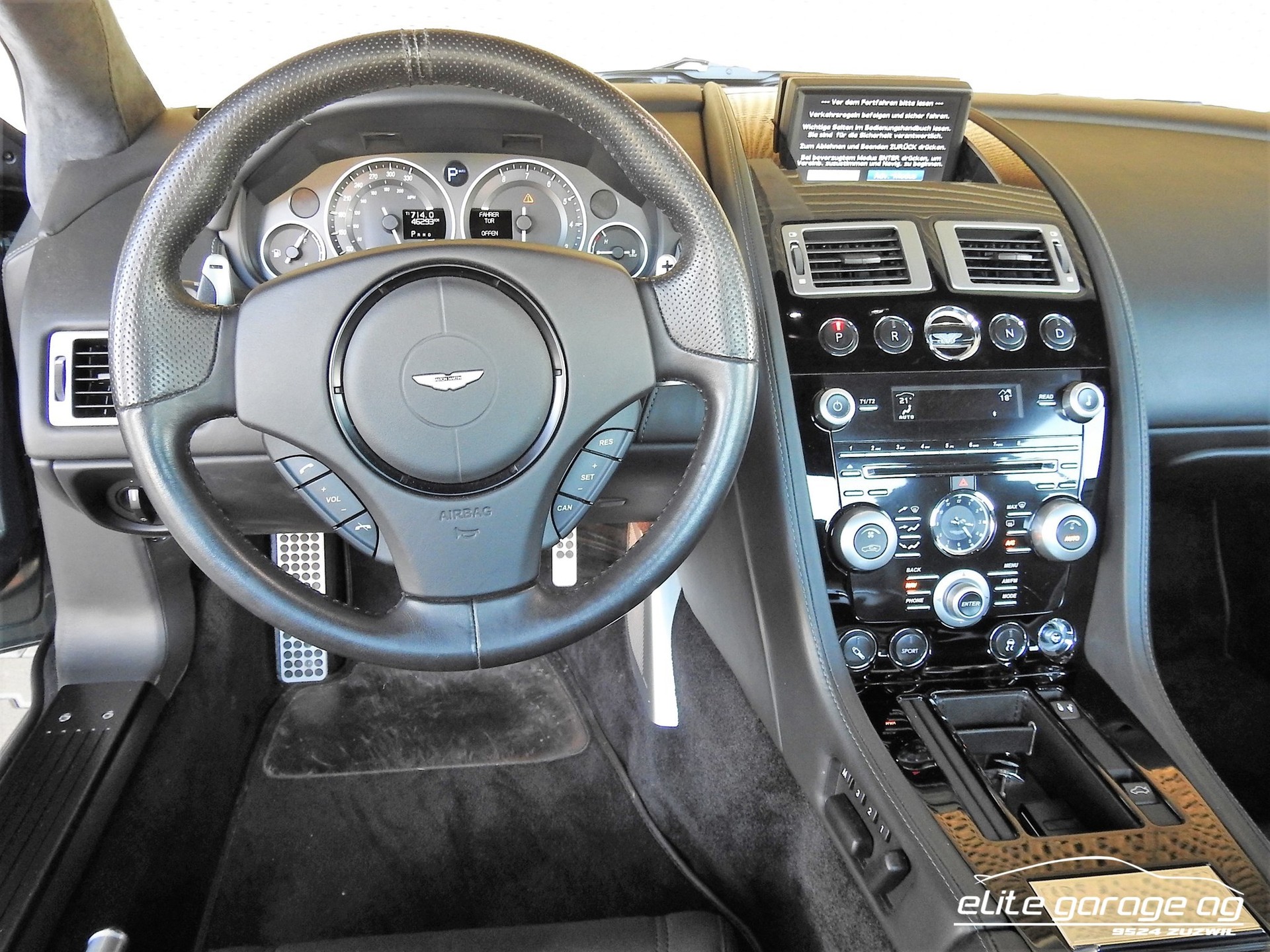 ASTON MARTIN DBS Coupé-image-6