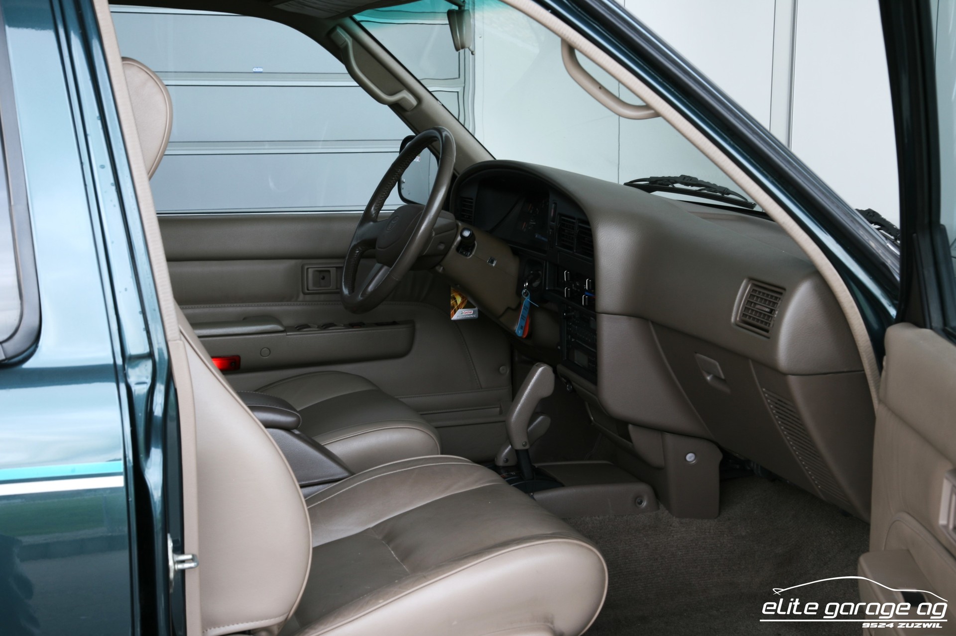 TOYOTA 4-Runner 3.0 Super Saloon-image-15