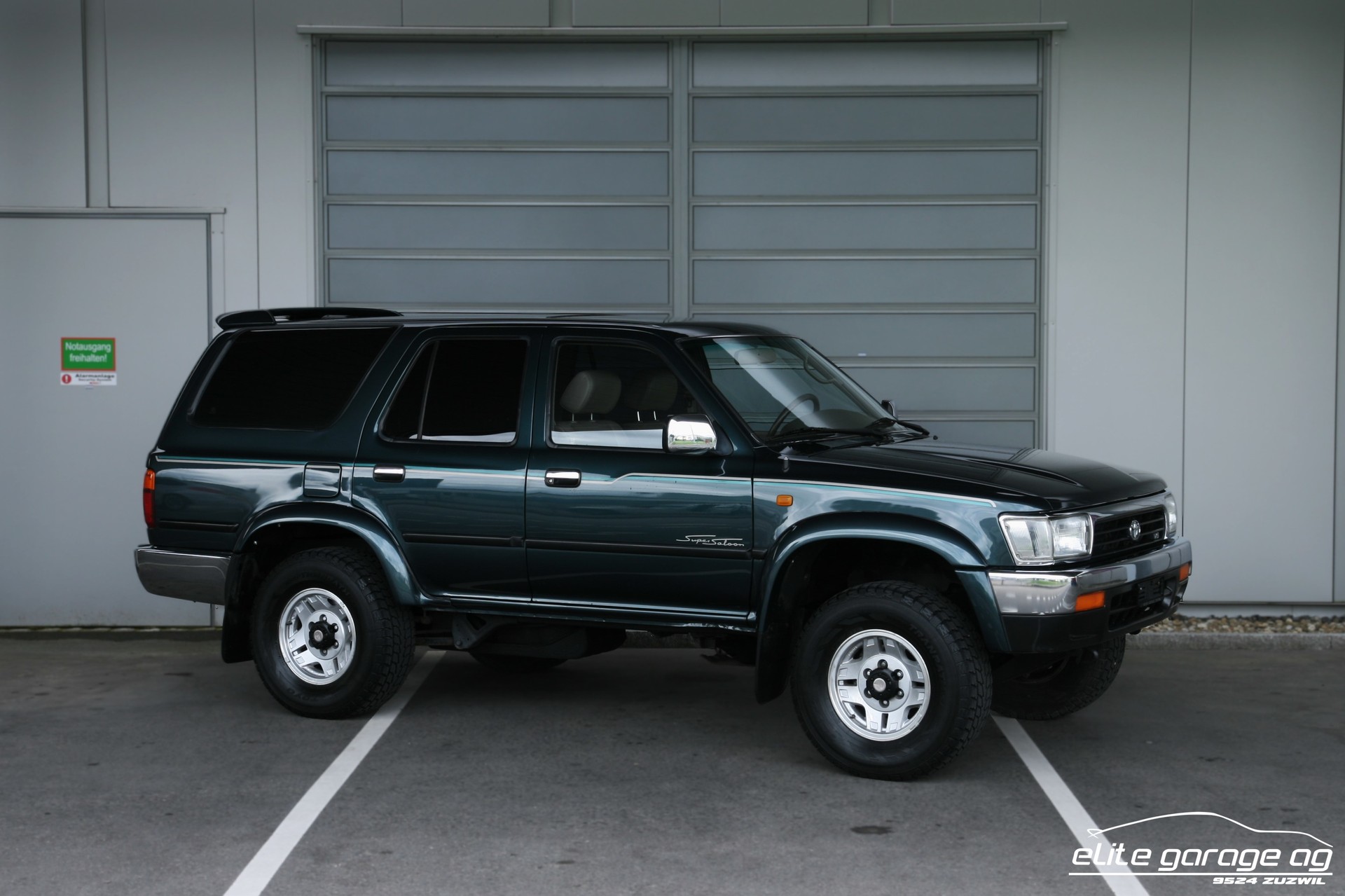 TOYOTA 4-Runner 3.0 Super Saloon-image-6